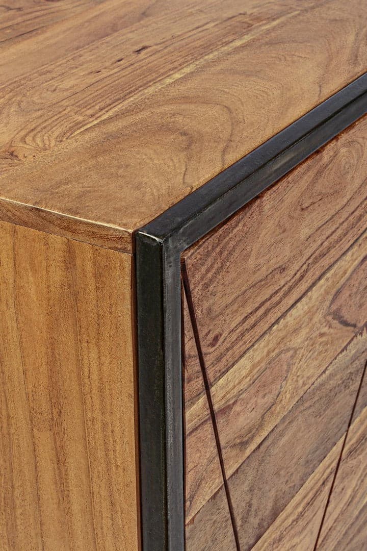 Credenza "Egon" con struttura in legno di acacia e acciaio, schienale in compensato, stile moderno in Credenze Decor Space - Altamura, commercioVirtuoso.it