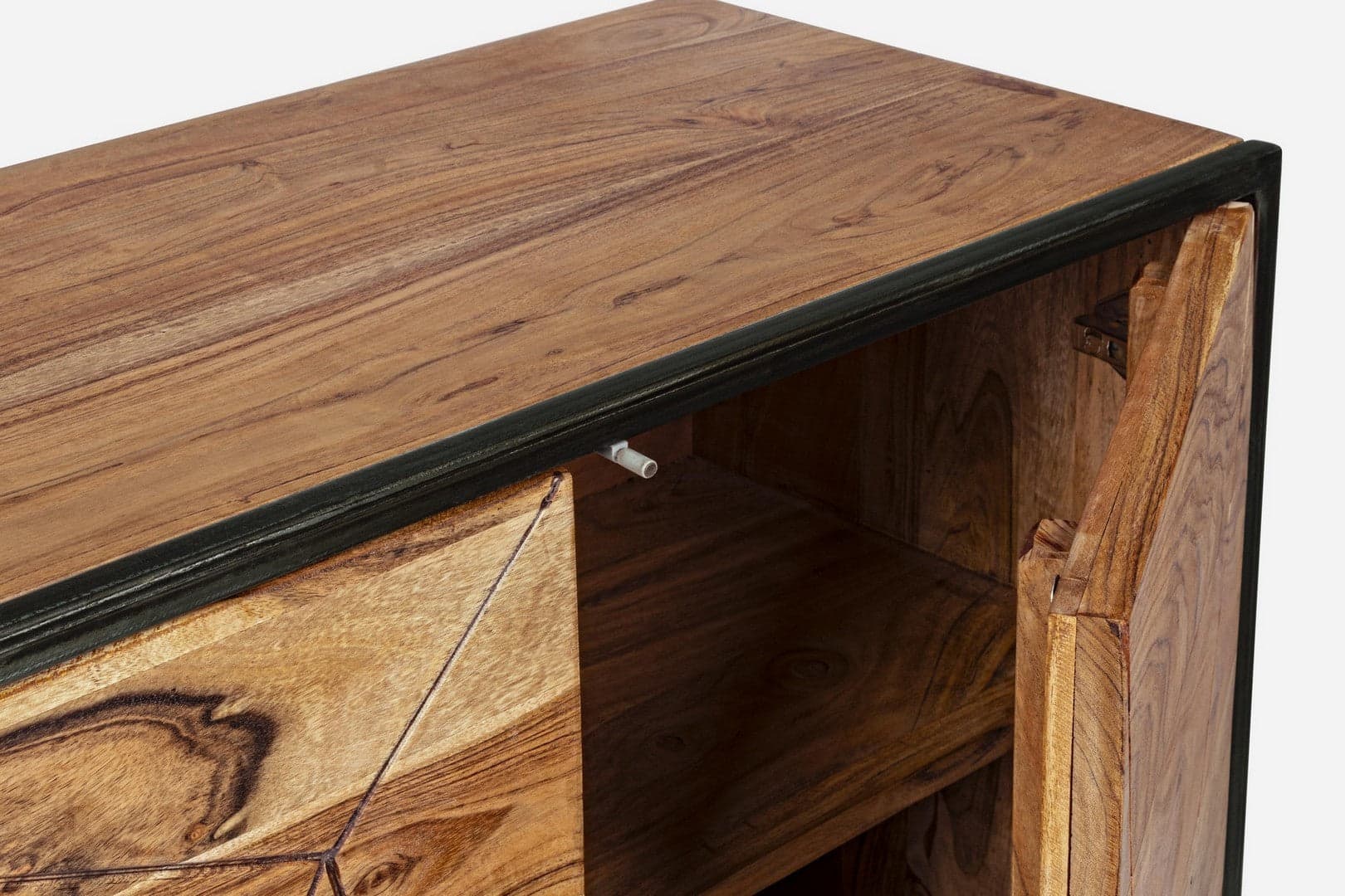 Credenza "Egon" con struttura in legno di acacia e acciaio, schienale in compensato, stile moderno in Credenze Decor Space - Altamura, commercioVirtuoso.it