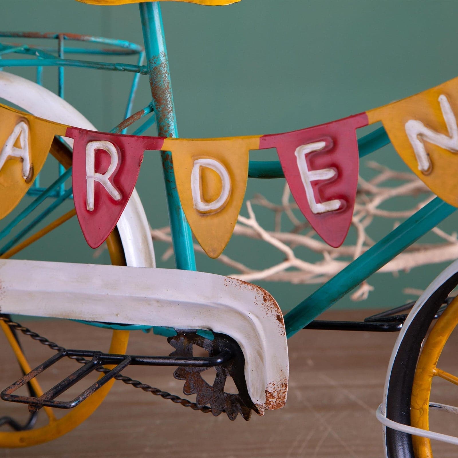 Bicicletta con contenitore per vasi decorazione per giardino ed esterno da 52,5 cm in Statue Decor Space - Altamura, commercioVirtuoso.it