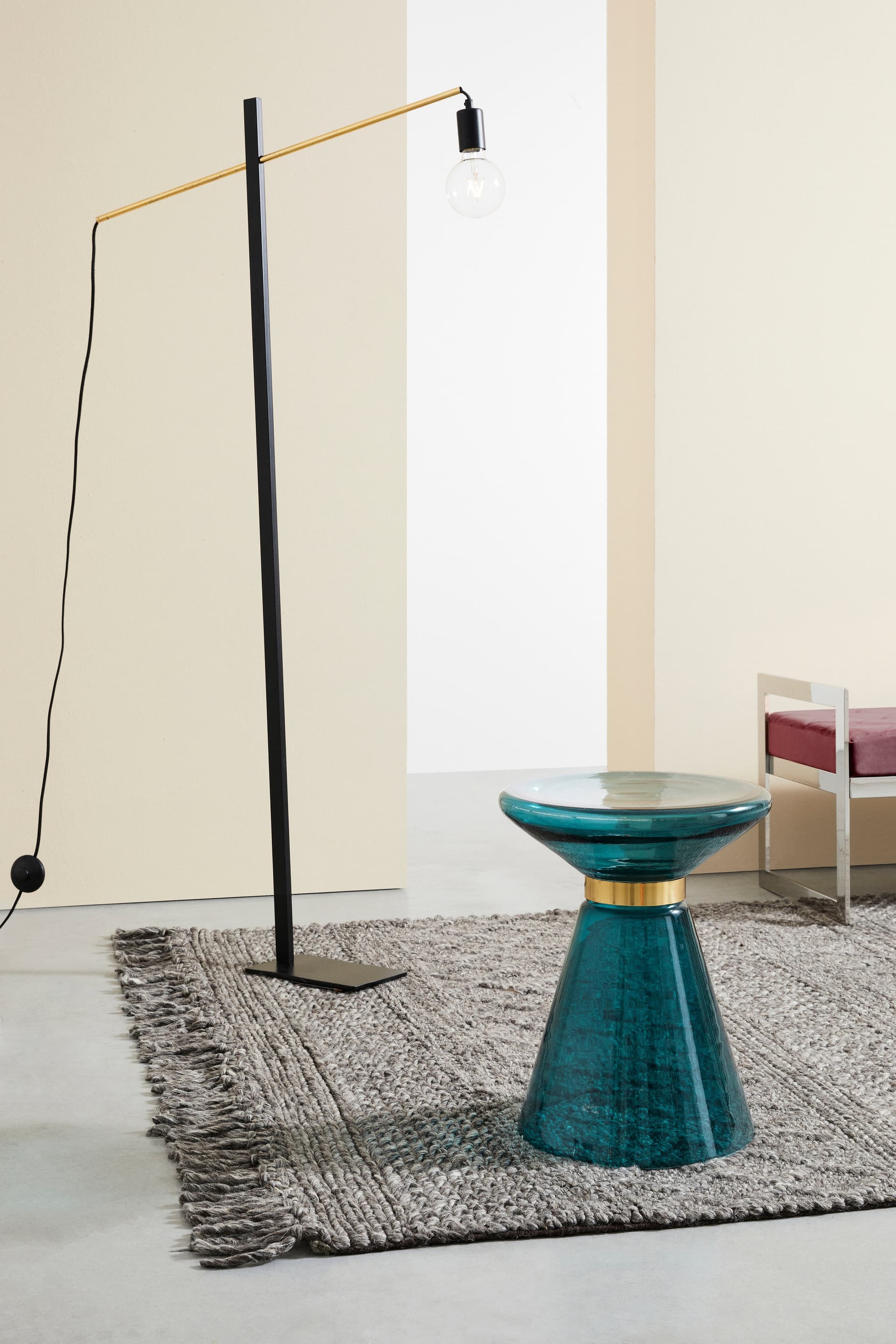 Piantana "Carter" nero in acciaio h 150 cm in Lampade da terra Decor Space - Altamura, commercioVirtuoso.it