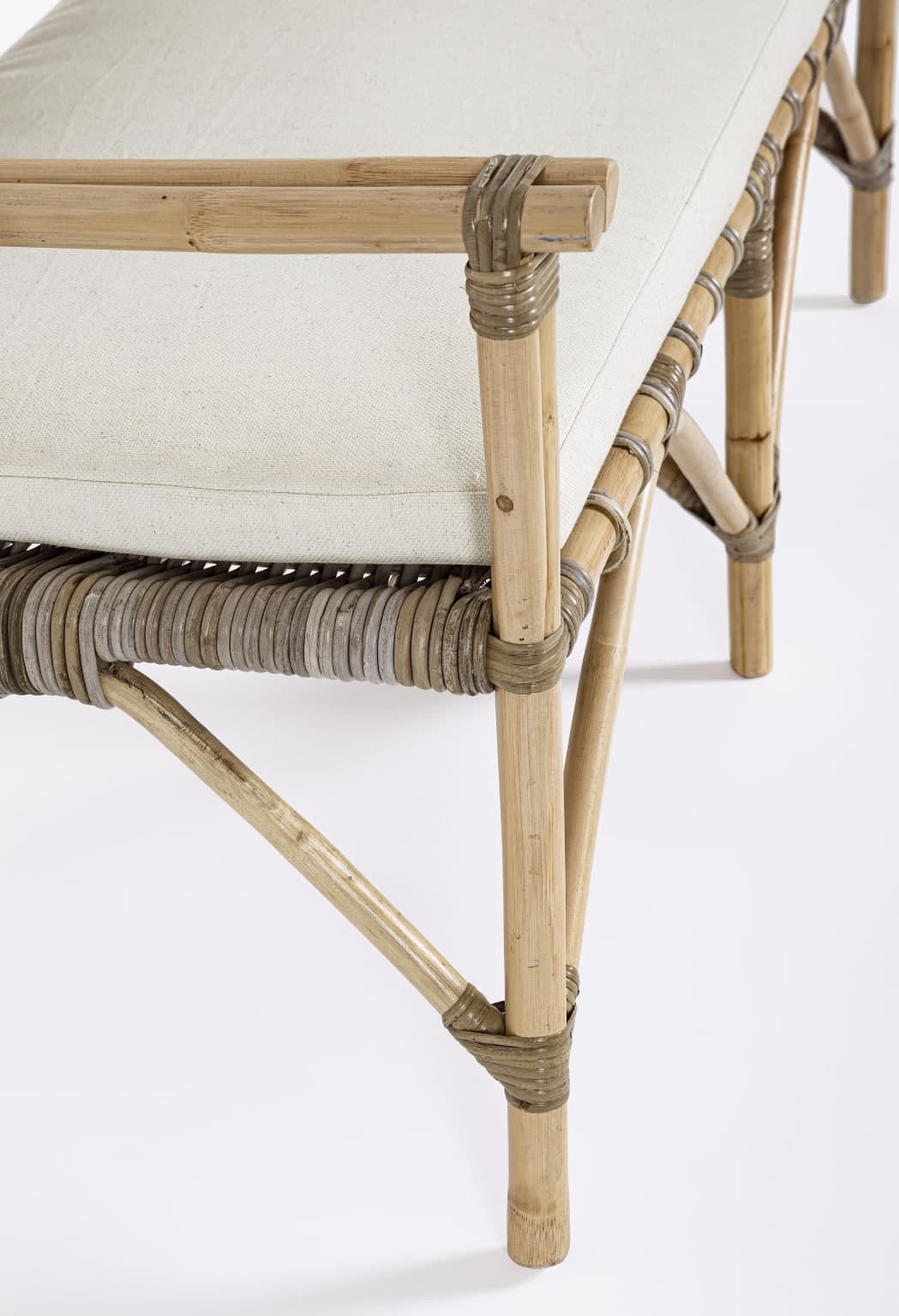 Divano a 2 posti con cuscino "Tarifa" 122.5 cm in Set di mobili Decor Space - Altamura, commercioVirtuoso.it