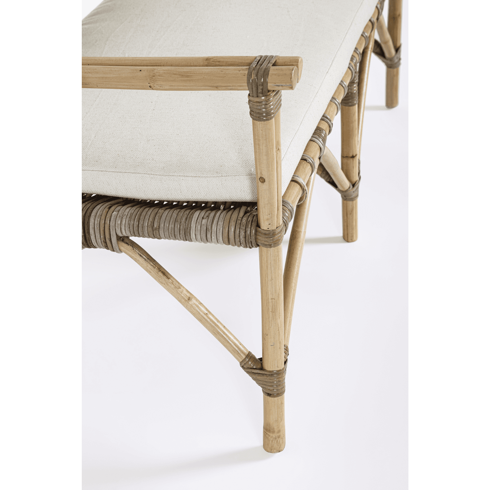 Divano a 2 posti con cuscino "Tarifa" 122.5 cm in Set di mobili Decor Space - Altamura, commercioVirtuoso.it