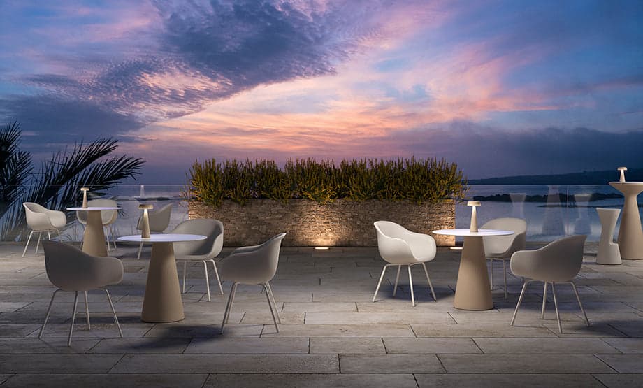 Struttura tavolo dining "Fade" struttura in polietilene per esterno in Tavoli standard Decor Space - Altamura, commercioVirtuoso.it