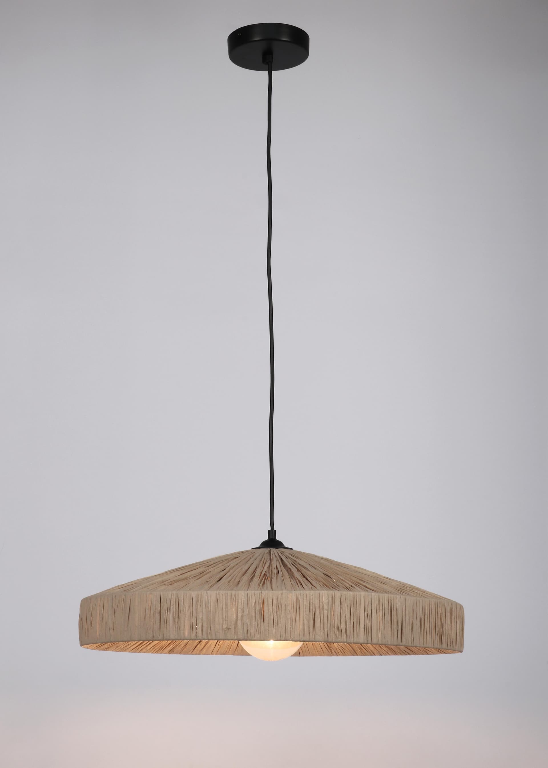 Lampadario "Kanda" in rafia e metallo in Lampade a sospensione Decor Space - Altamura, commercioVirtuoso.it