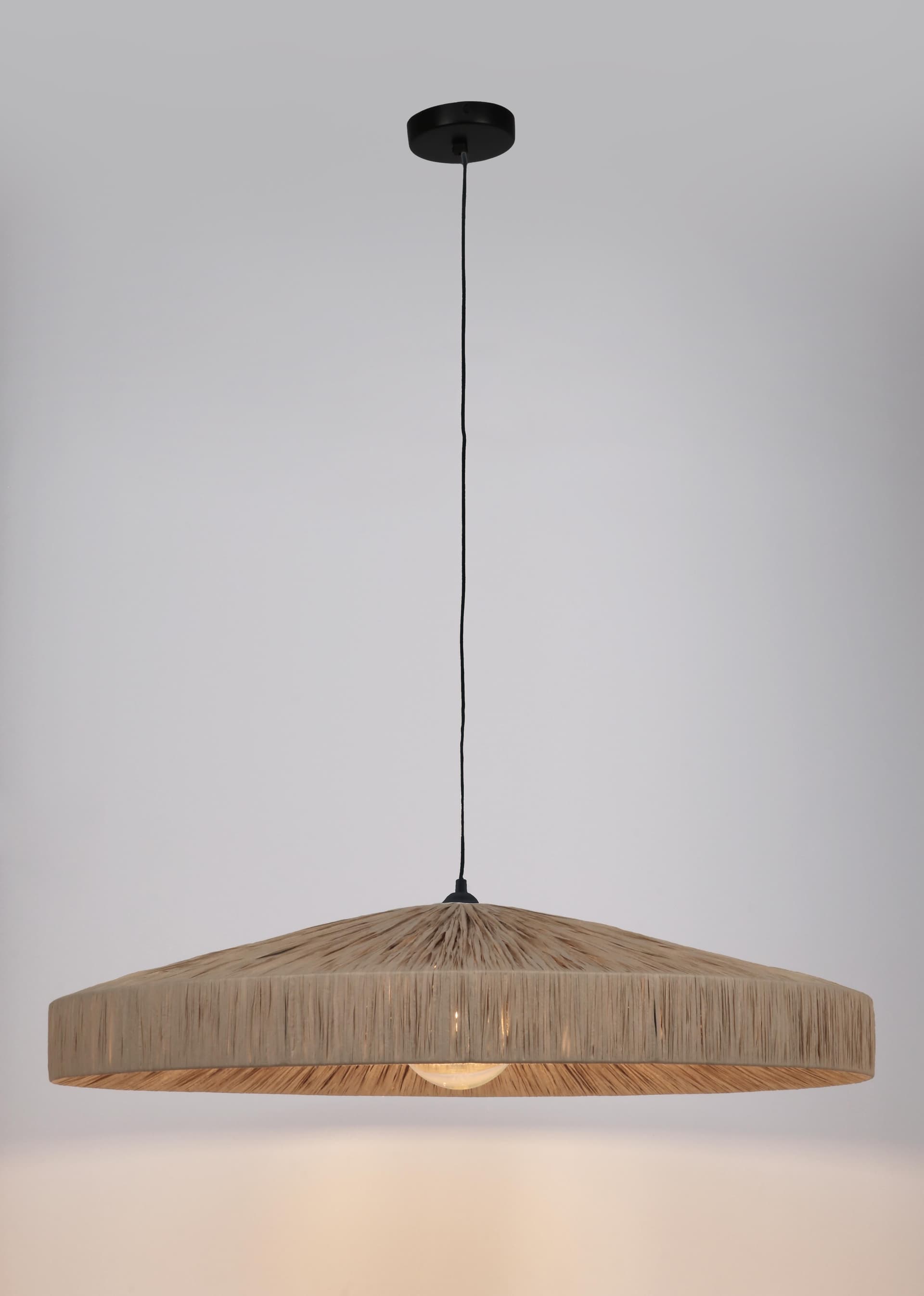 Lampadario "Kanda" in rafia e metallo in Lampade a sospensione Decor Space - Altamura, commercioVirtuoso.it