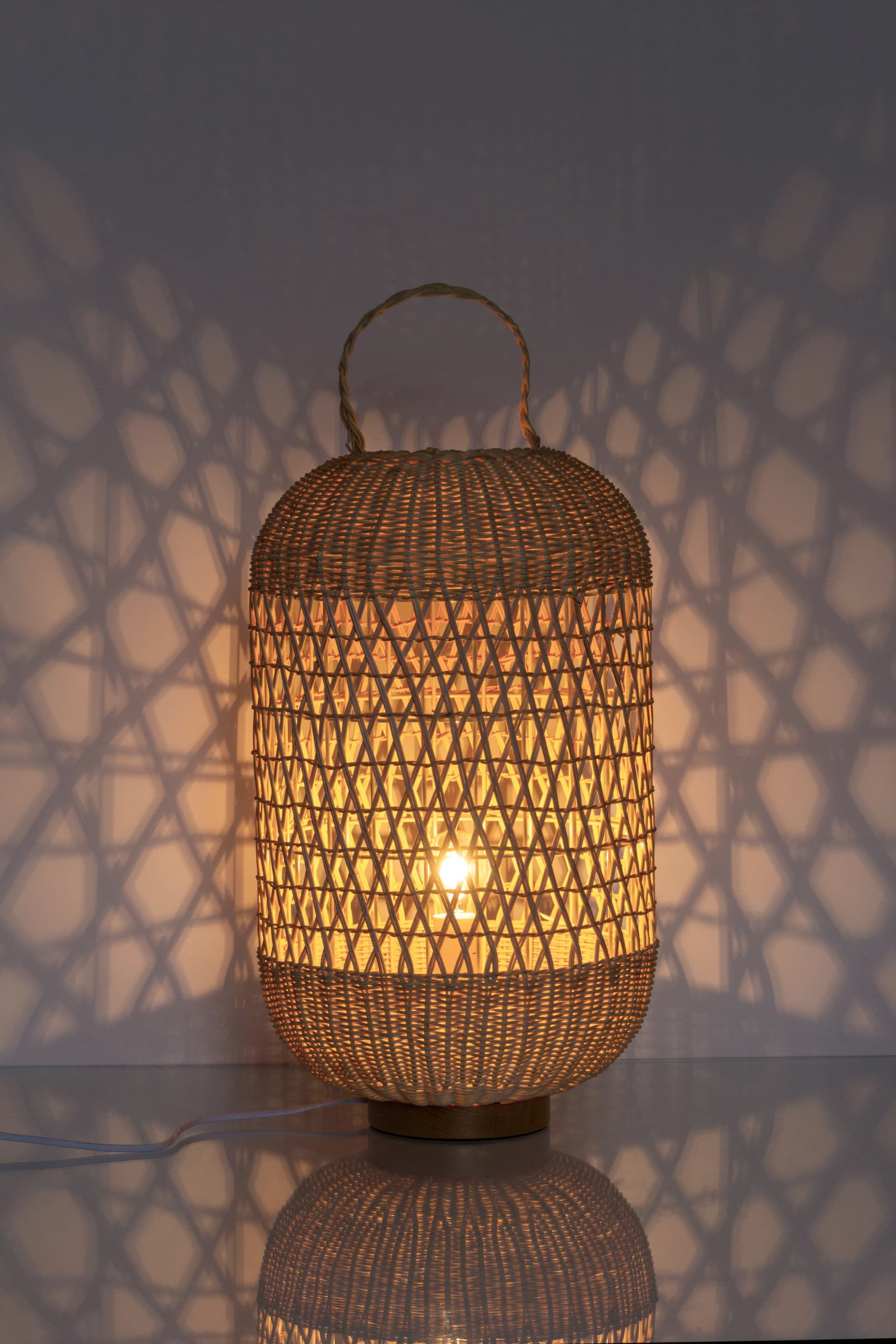 Lampada da tavolo "Jazar" in acciaio, rattan e legno di faggio D 31 cm in Lampade da tavolo e abat-jour Decor Space - Altamura, commercioVirtuoso.it
