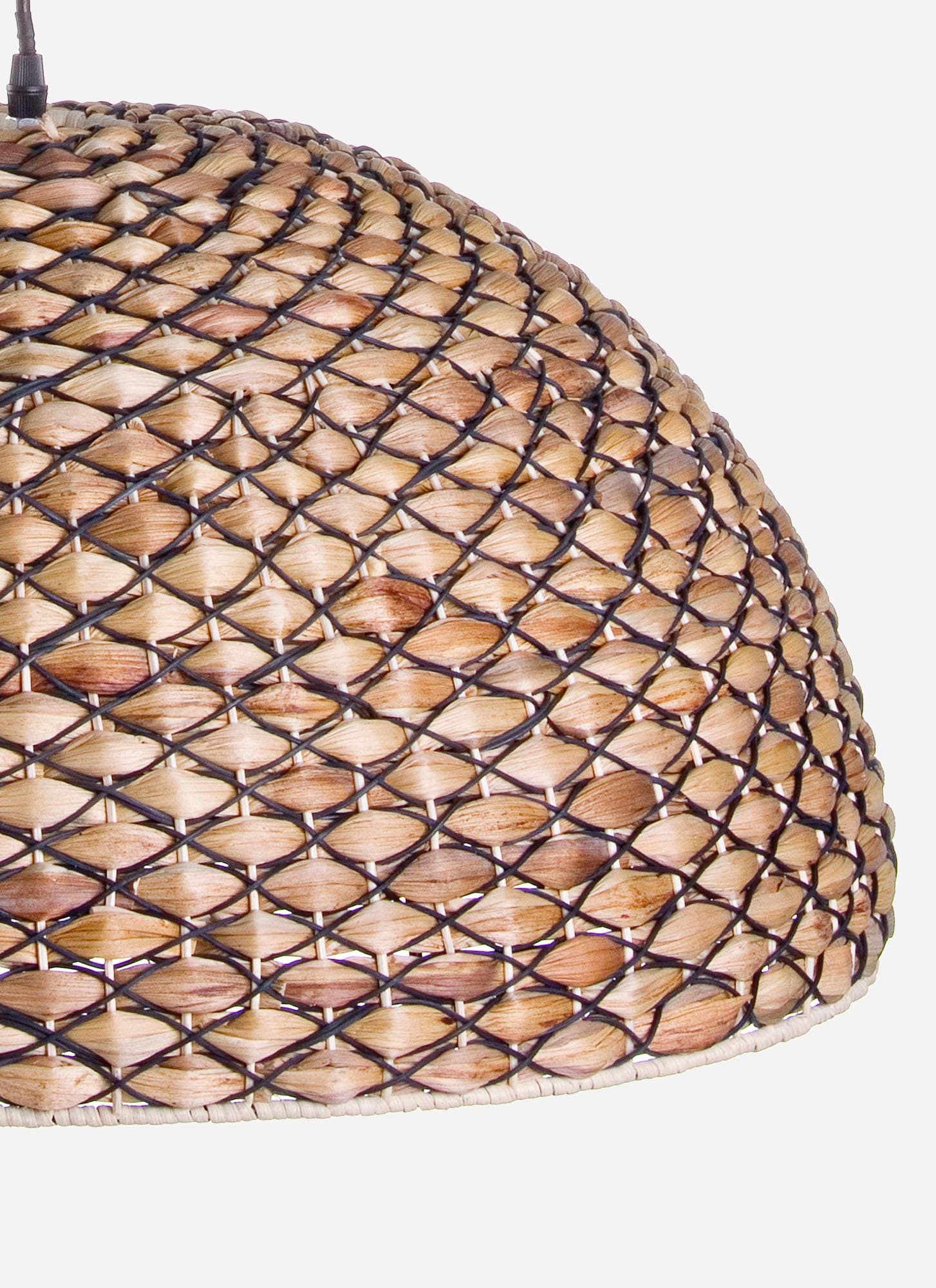 Lampadario "Grid" nero in metallo, ratten e materisale vegetale d 60 cm in Lampade a sospensione Decor Space - Altamura, commercioVirtuoso.it