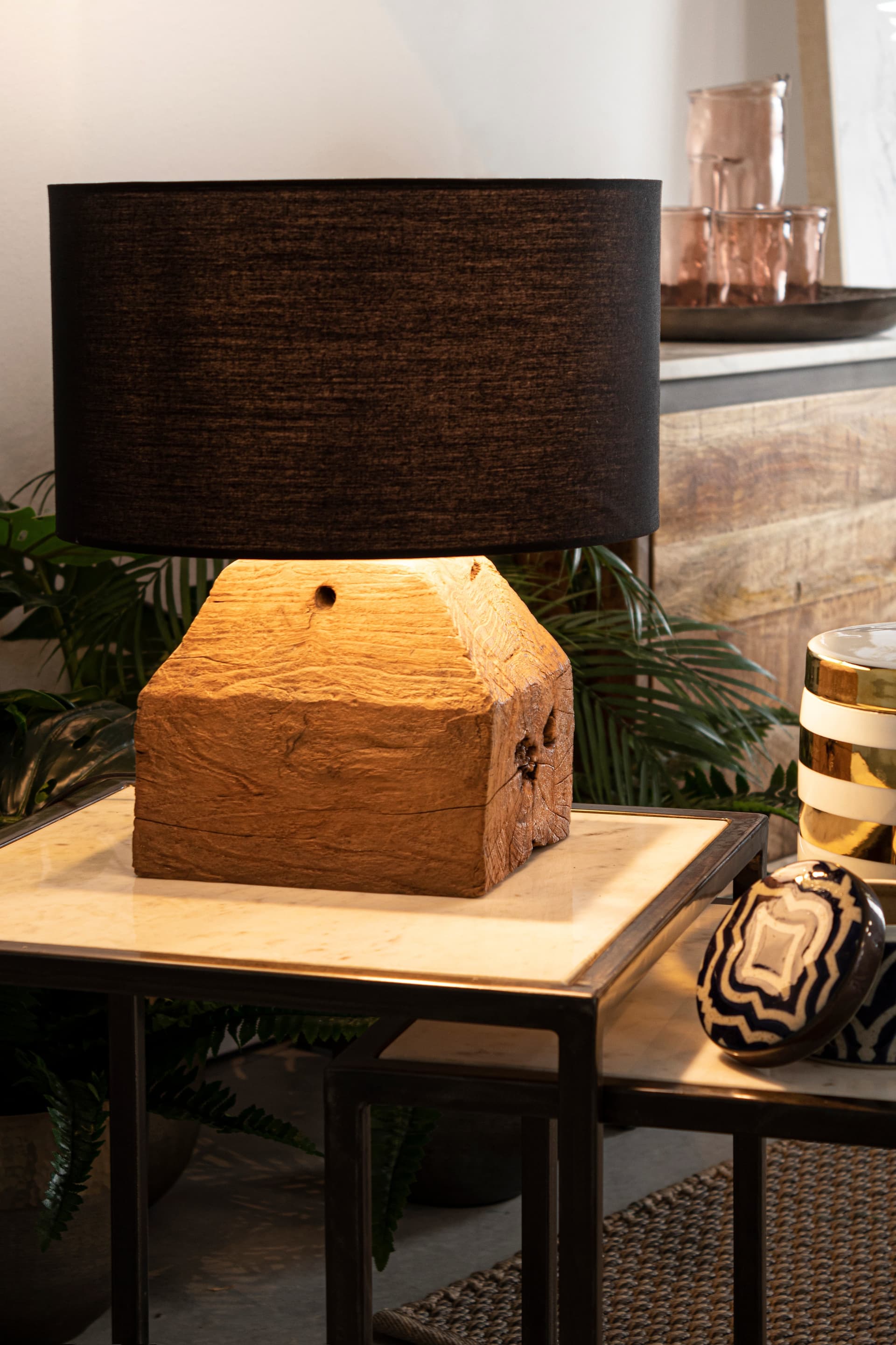 Lampada da tavolo "Lumen" in legno di teak riciclato h 40 cm in Lampade da tavolo e abat-jour Decor Space - Altamura, commercioVirtuoso.it