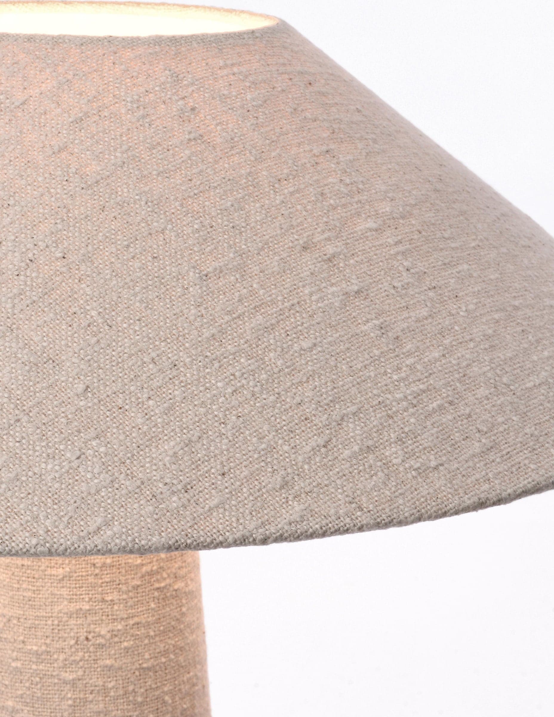 Piantana lamki crema in tessuto bouclè foglio di polistirene e metallo h 120 cm in Lampade da terra Decor Space - Altamura, commercioVirtuoso.it