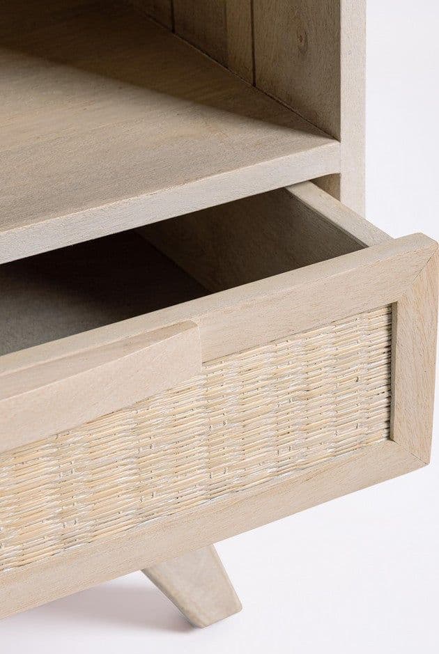 Comodino "Sahana" per camera, Struttura In Legno Di Mango, Schienale E Fondo Cassetto In Mdf in Comodini Decor Space - Altamura, commercioVirtuoso.it