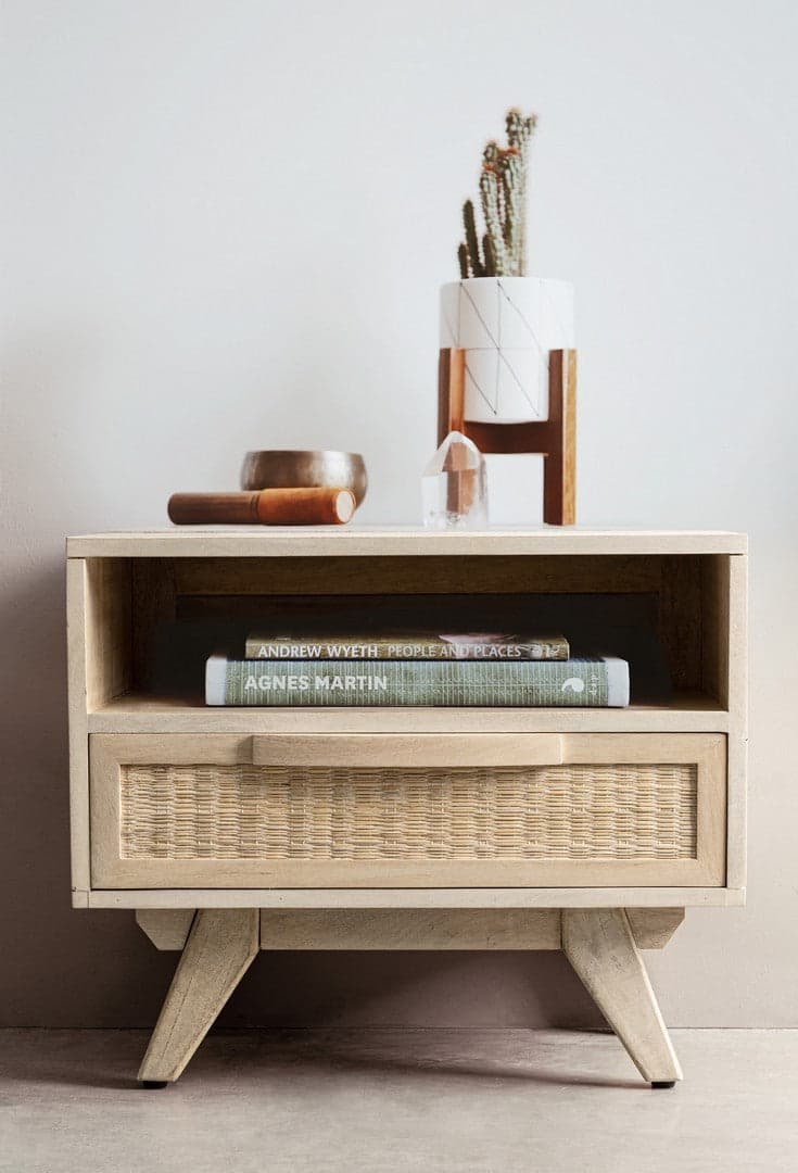Comodino "Sahana" per camera, Struttura In Legno Di Mango, Schienale E Fondo Cassetto In Mdf in Comodini Decor Space - Altamura, commercioVirtuoso.it