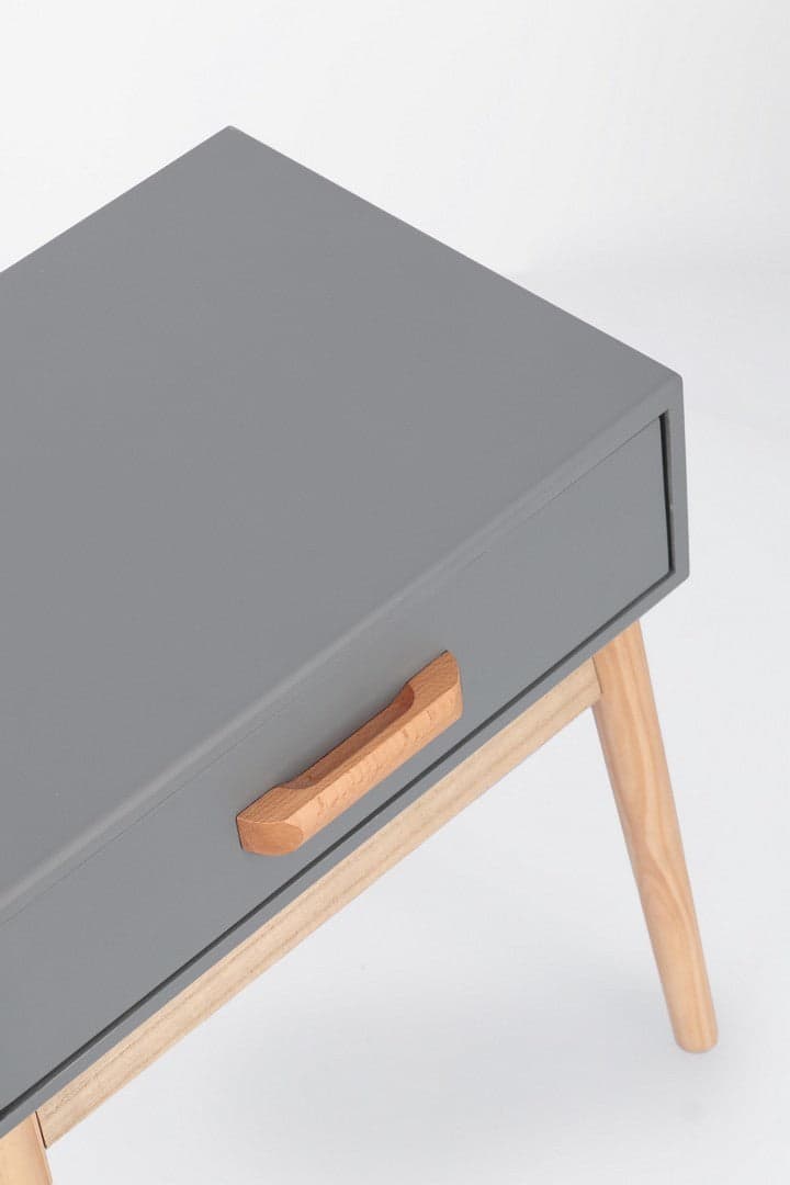 Comodino "Ordinary" per camera, Gambe In Legno Di Pino, Pannelli In Mdf, Cassetti In Legno Di Paulonia in Comodini Decor Space - Altamura, commercioVirtuoso.it