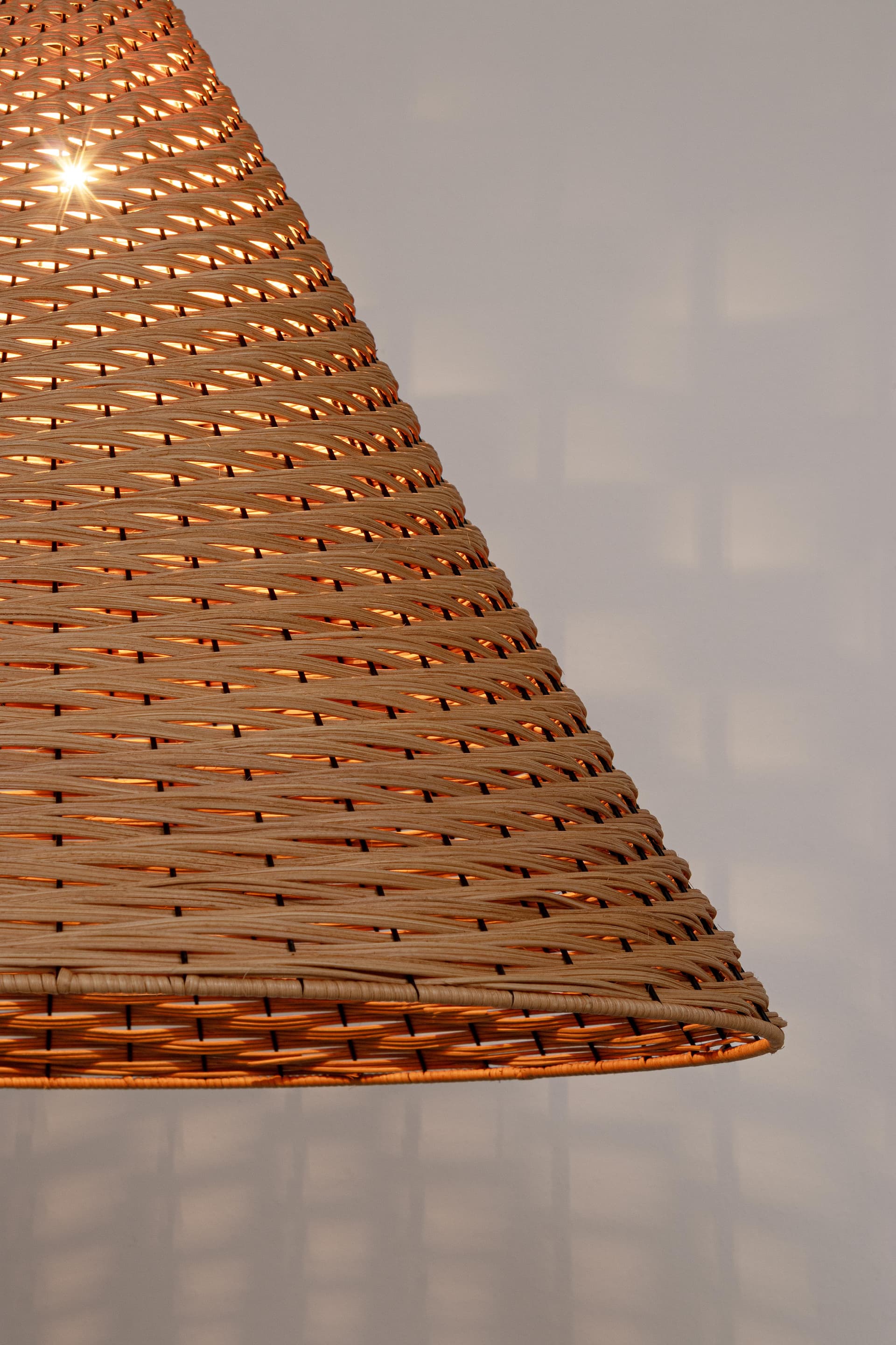 Lampadario "Gabon" marrone in metallo e rattan in Lampade a sospensione Decor Space - Altamura, commercioVirtuoso.it