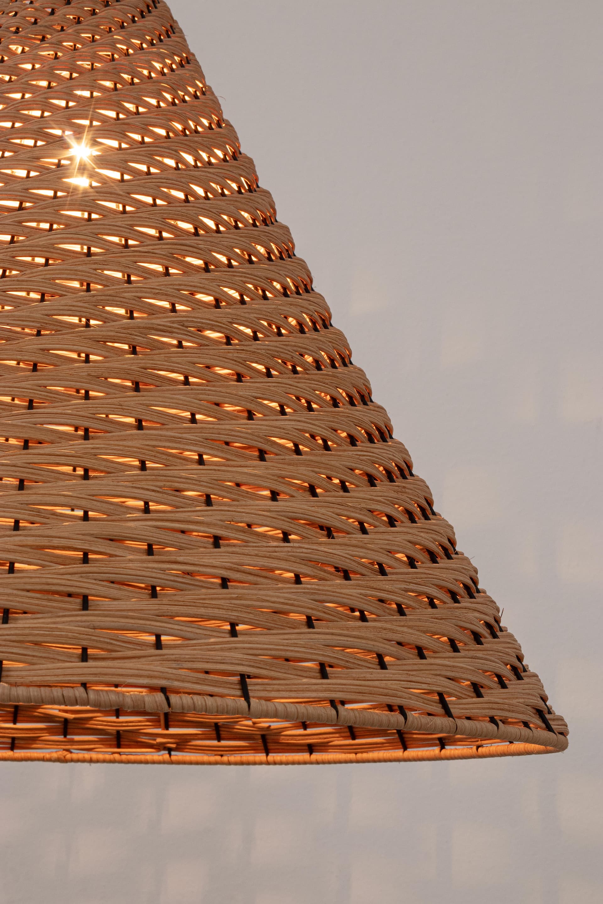 Lampadario "Gabon" marrone in metallo e rattan in Lampade a sospensione Decor Space - Altamura, commercioVirtuoso.it