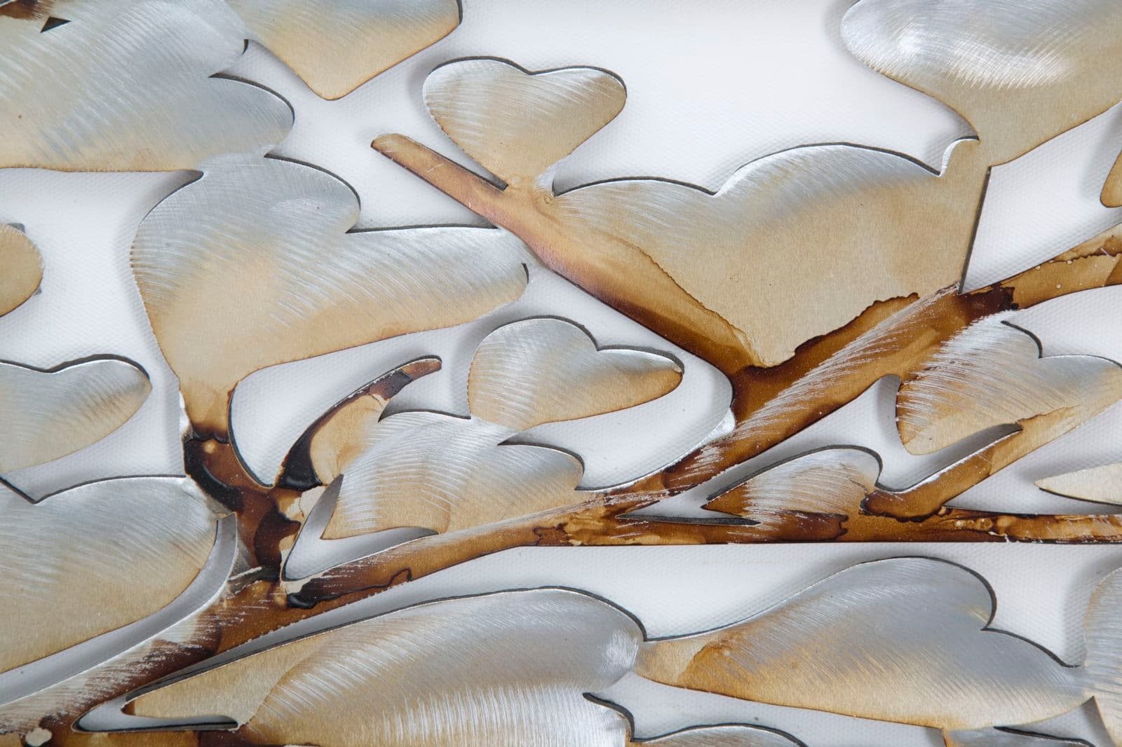 Dipinto su tela albero con telaio in legno ed inserti in metallo per decorazioni ambienti in Poster e stampe Decor Space - Altamura, commercioVirtuoso.it