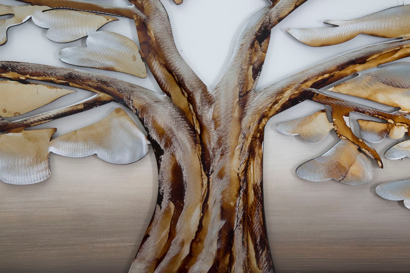 Dipinto su tela albero con telaio in legno ed inserti in metallo per decorazioni ambienti in Poster e stampe Decor Space - Altamura, commercioVirtuoso.it
