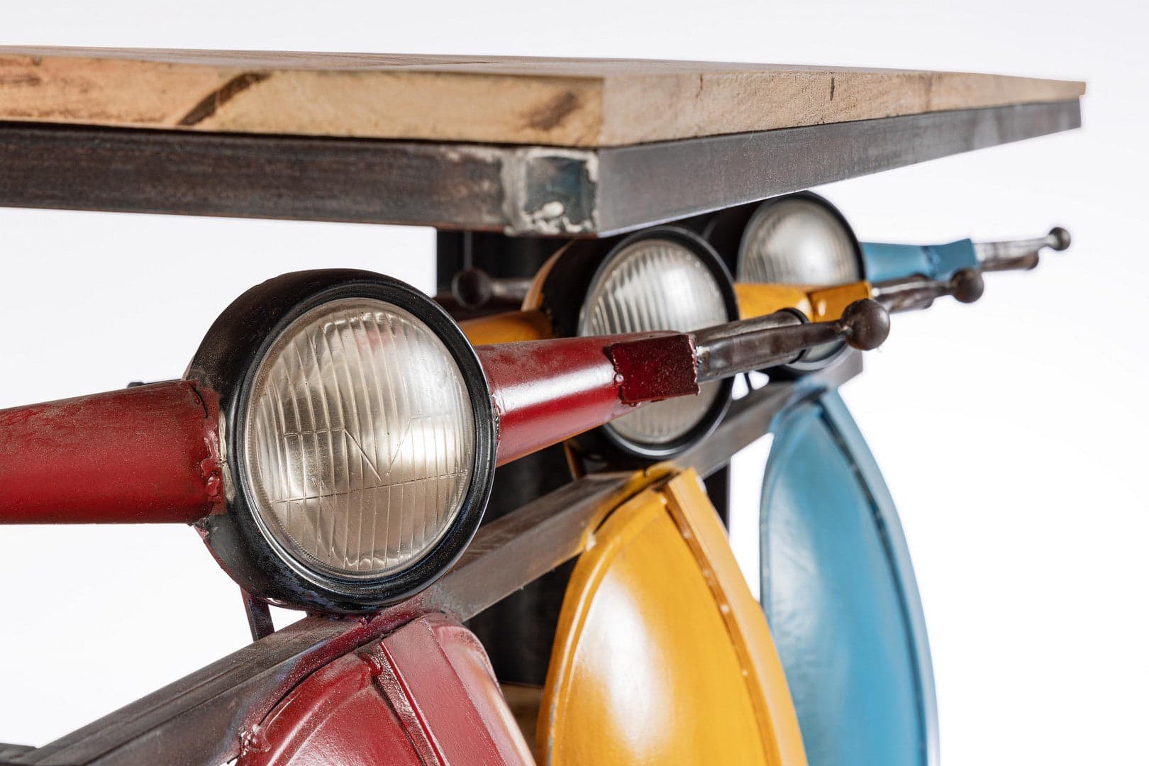 Consolle porta oggetti da bar "Tris Vespa" colorate, struttura in acciaio, da 143,5 x 75 x 100,3 cm in Console e tavoli da divano Decor Space - Altamura, commercioVirtuoso.it