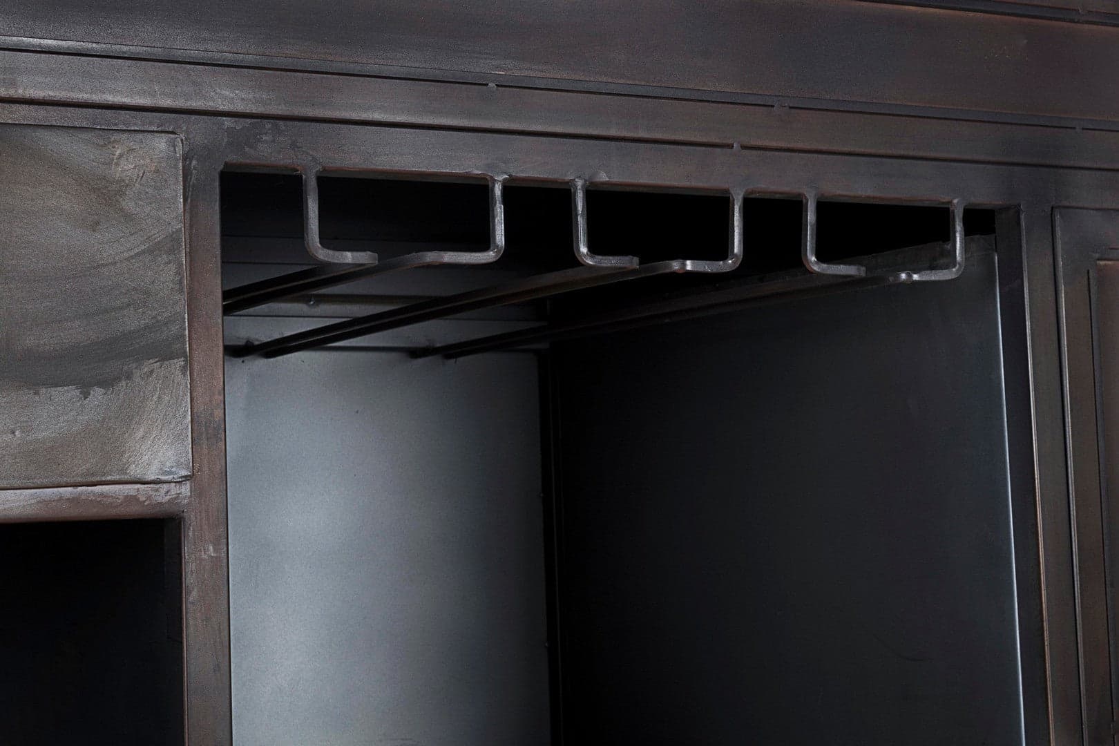 Mobile da Bar "Lanford" con struttura in acciaio, piano in legno di mango in Tavoli da bar Decor Space - Altamura, commercioVirtuoso.it