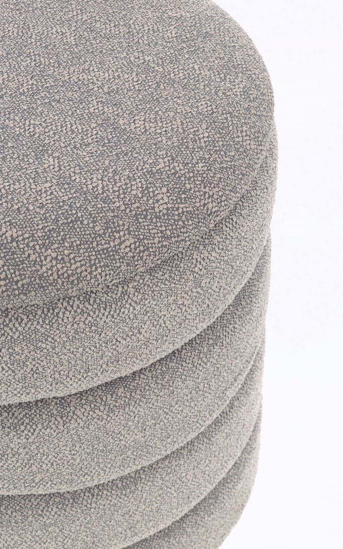Poltrona Pouf "Katernina" per interno, con rivestimento effetto bouclé Set da 2 pezzi in Ottomane e poggiapiedi Decor Space - Altamura, commercioVirtuoso.it