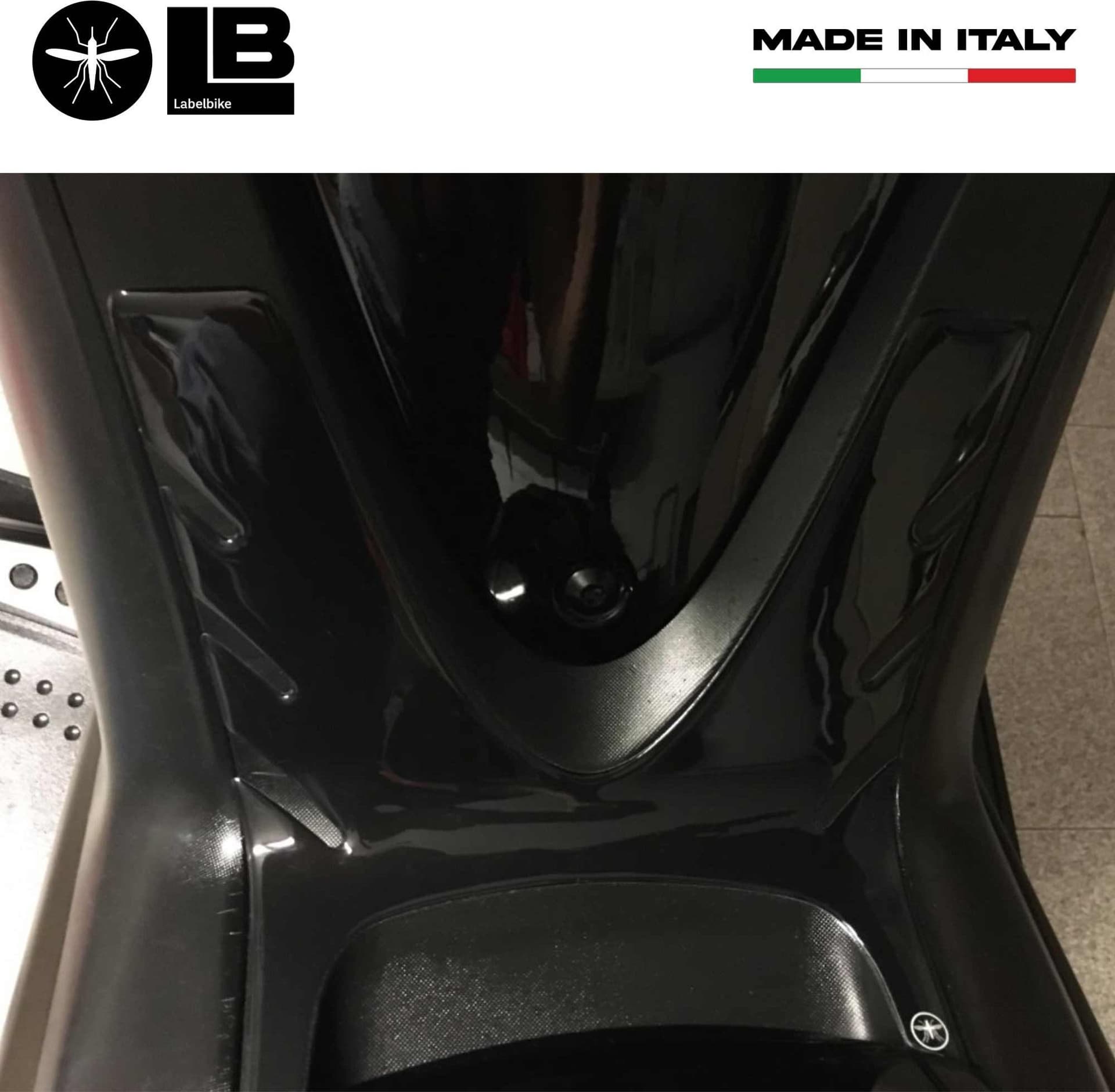 PROTEZIONE CENTRALE TMAX ADESIVO 3D compatibile per SCOOTER YAMAHA T MAX 2008-11 - 5