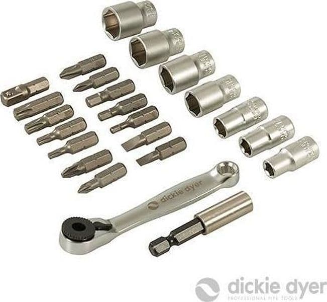 Set di punte e bussole 1/4" 23 pezzi più Chiave a Cricchetto e custodia - 3