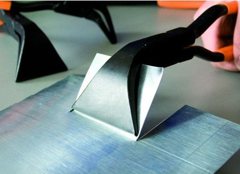 Pinza con becco largo 80 mm EDMA curvo di 45 gradi ottimo per piegare lamiere Professionale - 3