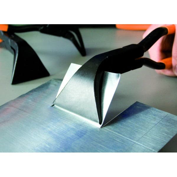 Pinza con becco largo 80 mm EDMA curvo di 45 gradi ottimo per piegare lamiere Professionale Edma