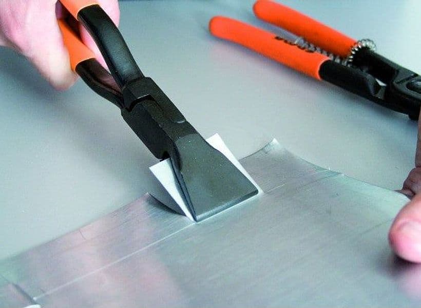 Pinza con becco largo 40 mm EDMA ottimo per piegare lamiere Professionale - 3