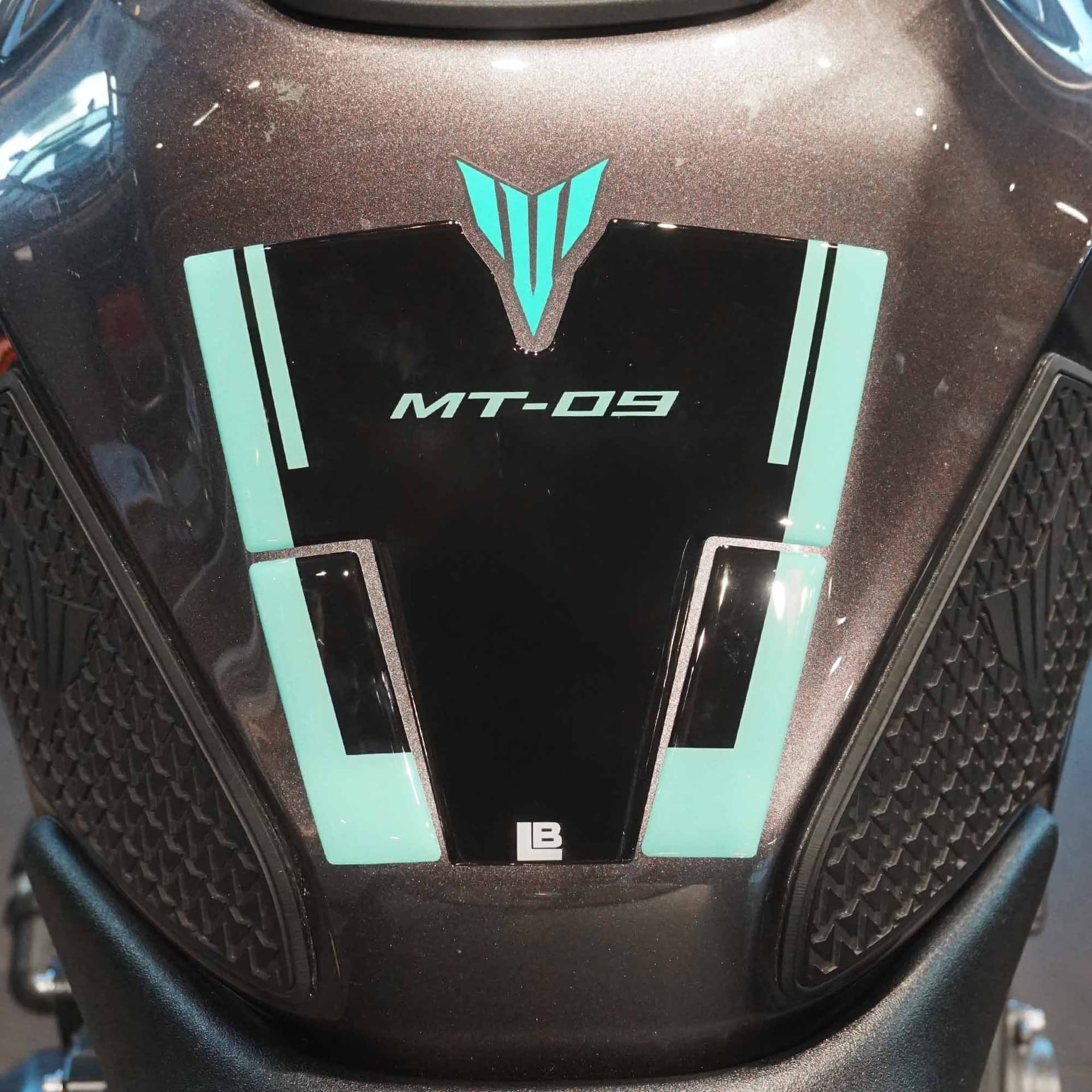 Paraserbatoio Adesivo 3D Protezione moto compatibile con Yamaha MT 09 2024-25 - 13