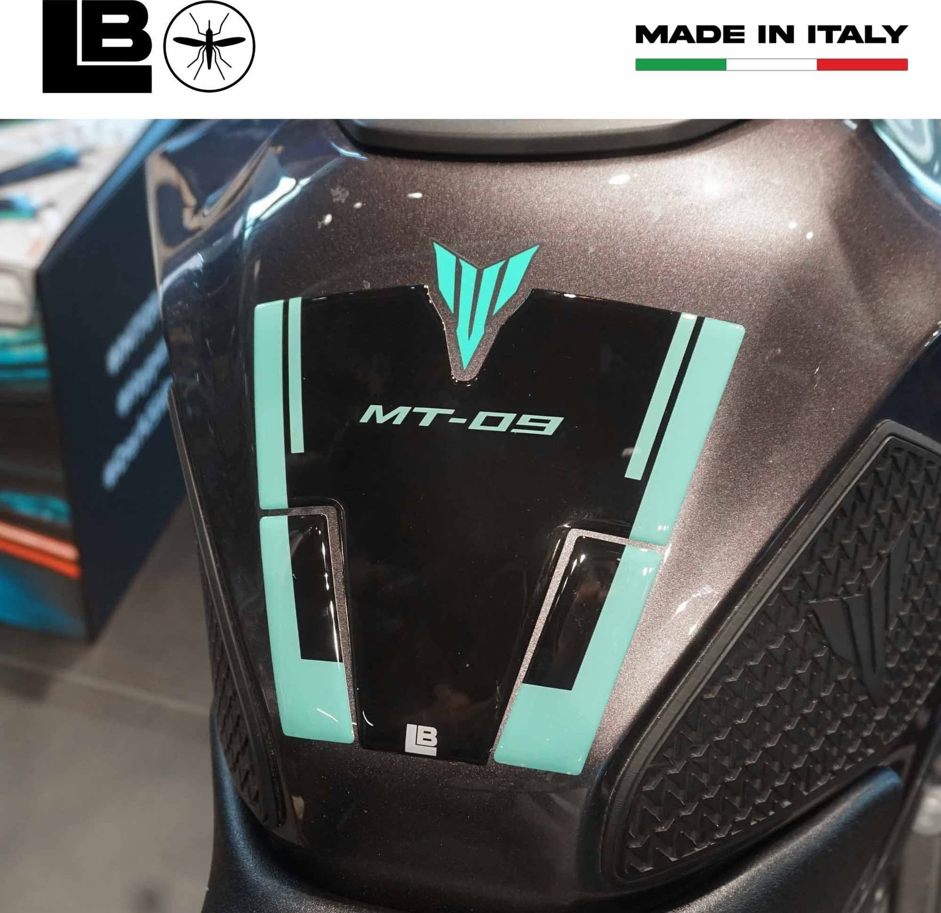 Paraserbatoio Adesivo 3D Protezione moto compatibile con Yamaha MT 09 2024-25 - 15