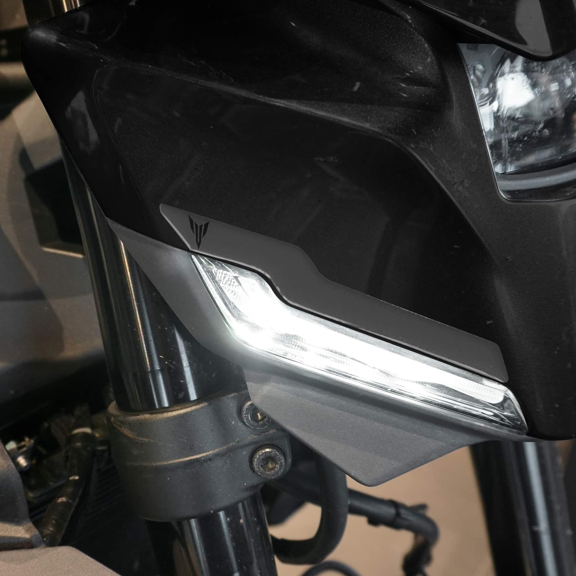 Adesivi 3D Protezione Muso Frontale moto compatibile con Yamaha MT 09 2024-25 - 16