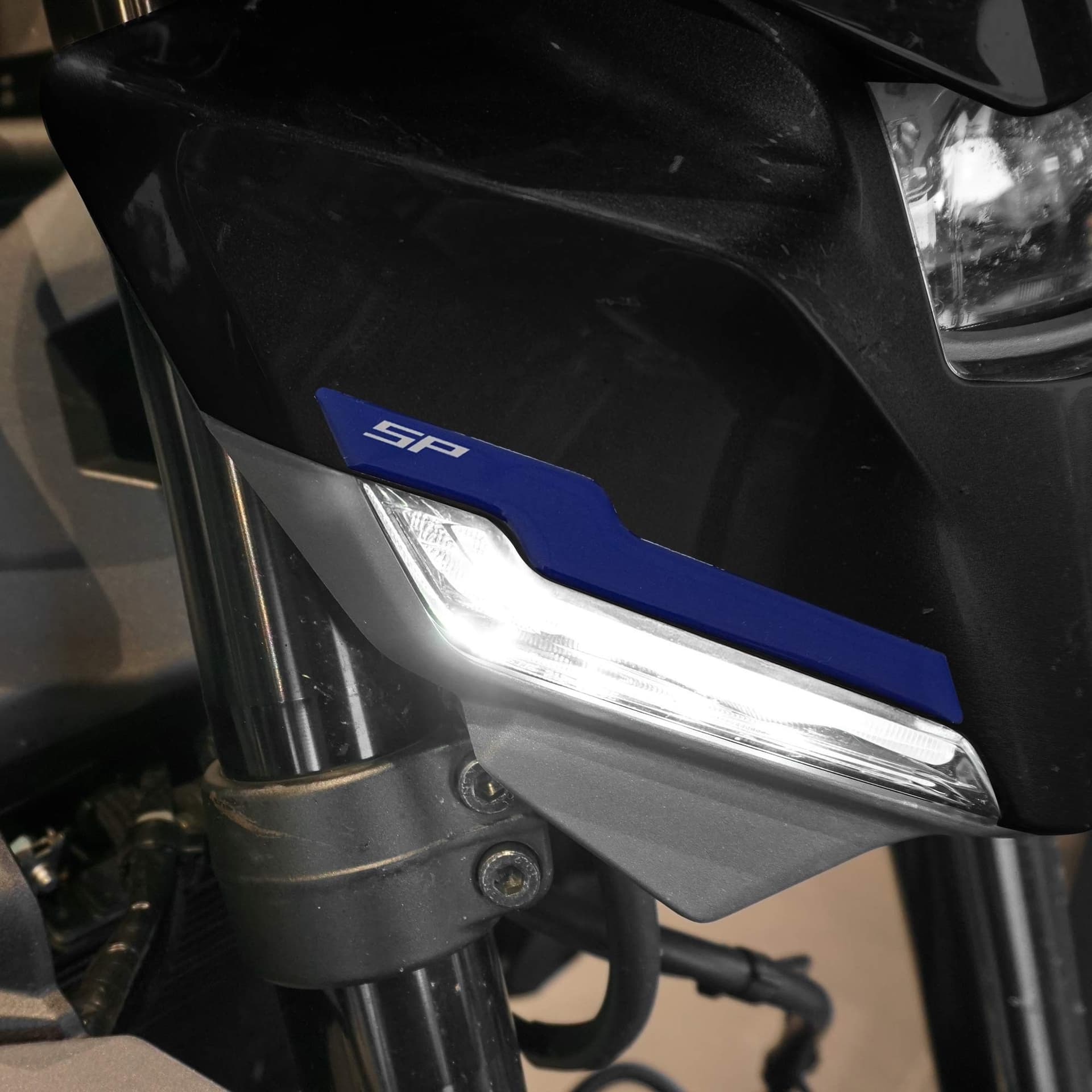 Adesivi 3D Protezione Muso Frontale moto compatibile con Yamaha MT 09 2024-25 - 6