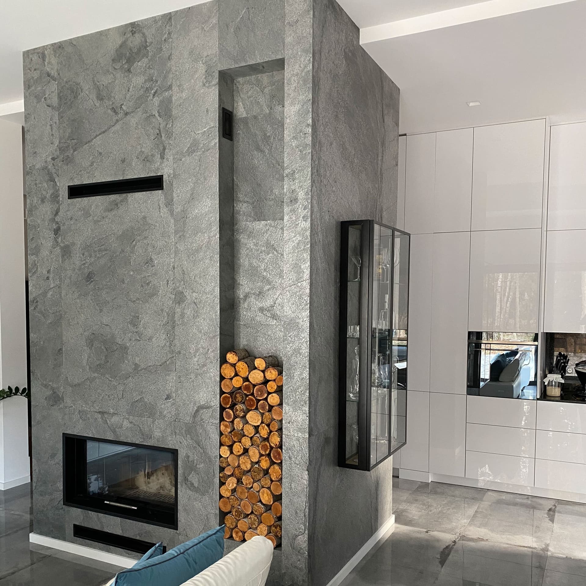 pannello rivoluzionario di Rivestimento interno-esterno in VERA PIETRA flessibile 280x122x0,3cm ANTRACITE - 31