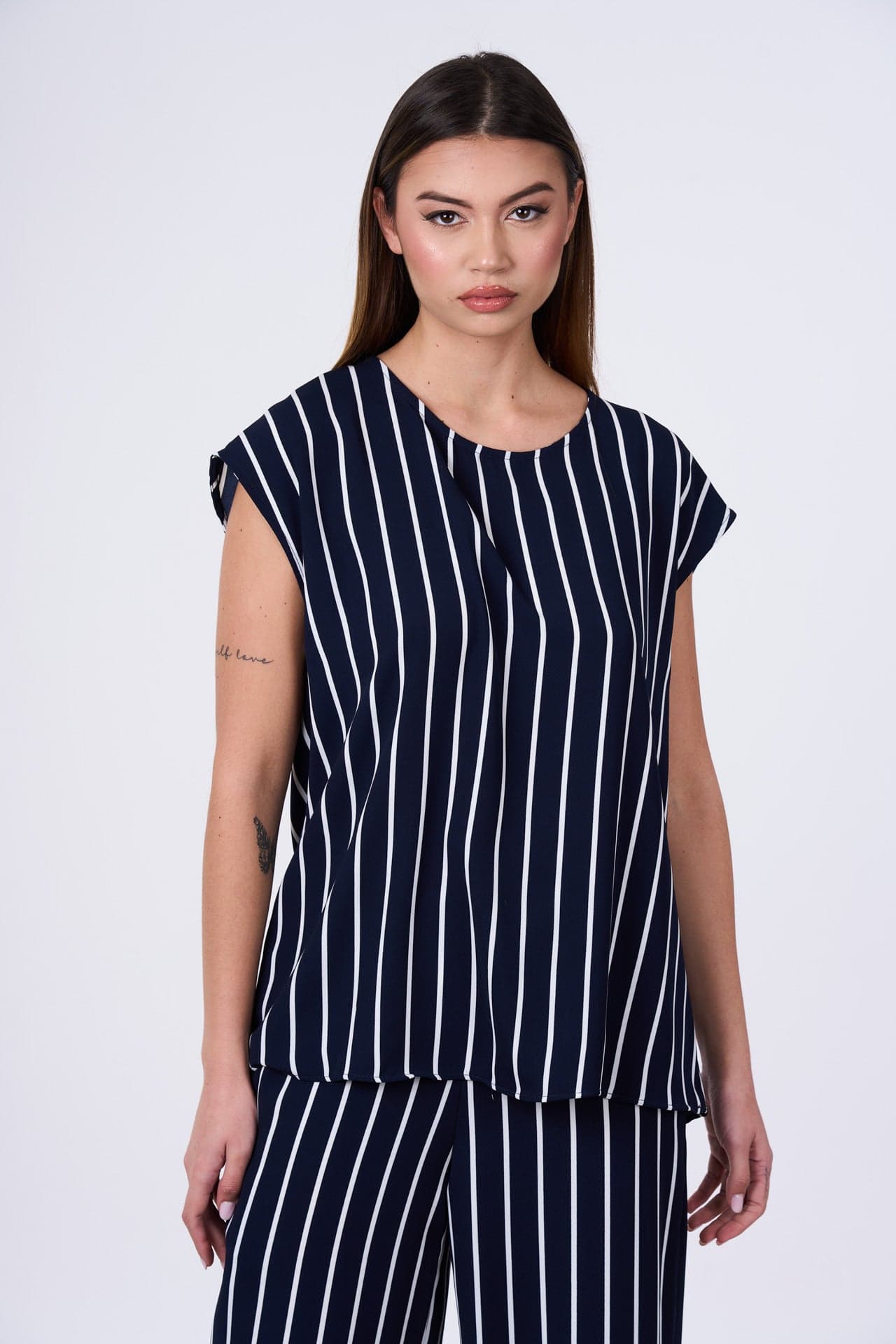 Maglia Sarah Chole 24353 fluido kadi riga in Canotte e top Kanal 32 - Santa Maria di Licodia, commercioVirtuoso.it
