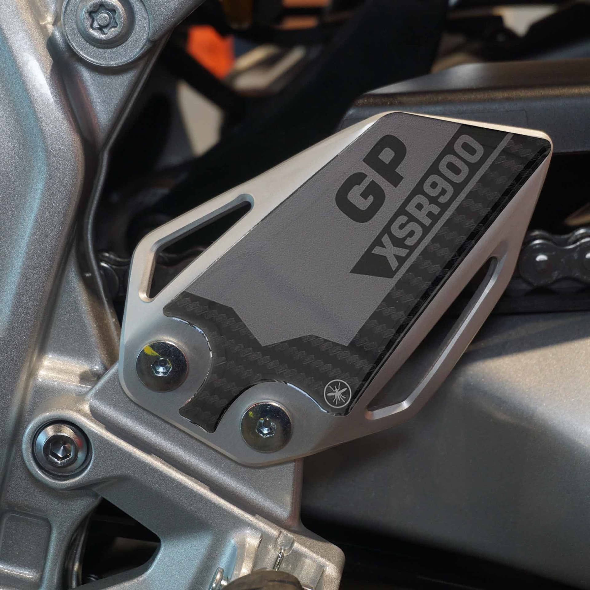 Adesivi battitacco 3D compatibili con Yamaha XSR900 GP 2024-2025 - 14