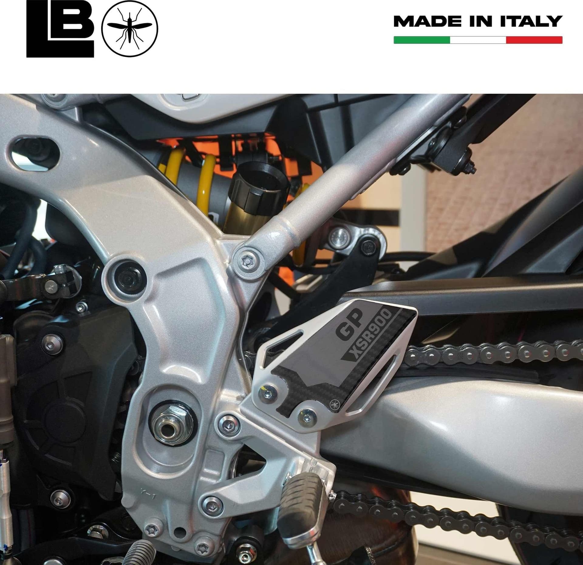 Adesivi battitacco 3D compatibili con Yamaha XSR900 GP 2024-2025 - 3