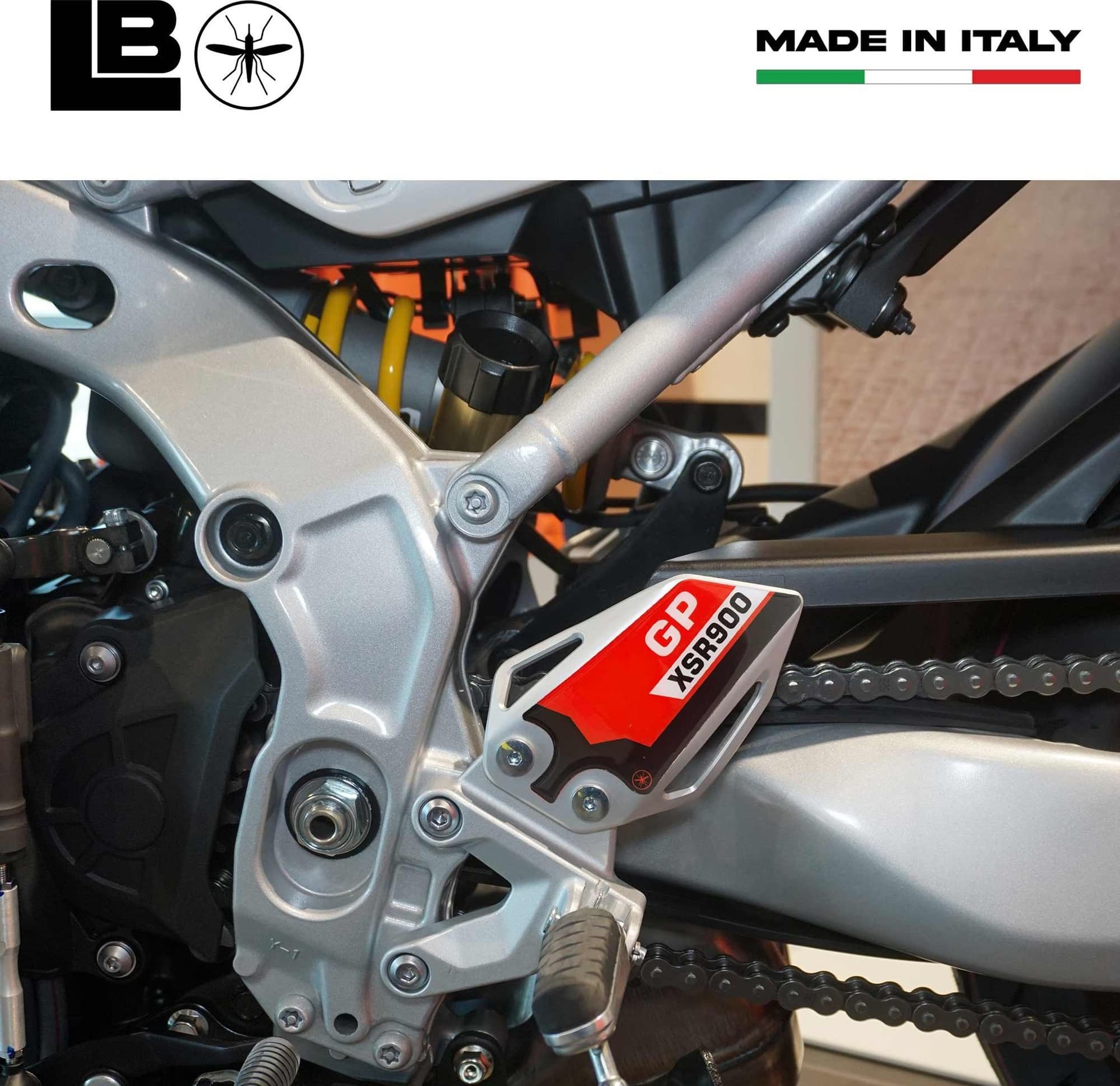 Adesivi battitacco 3D compatibili con Yamaha XSR900 GP 2024-2025 - 9