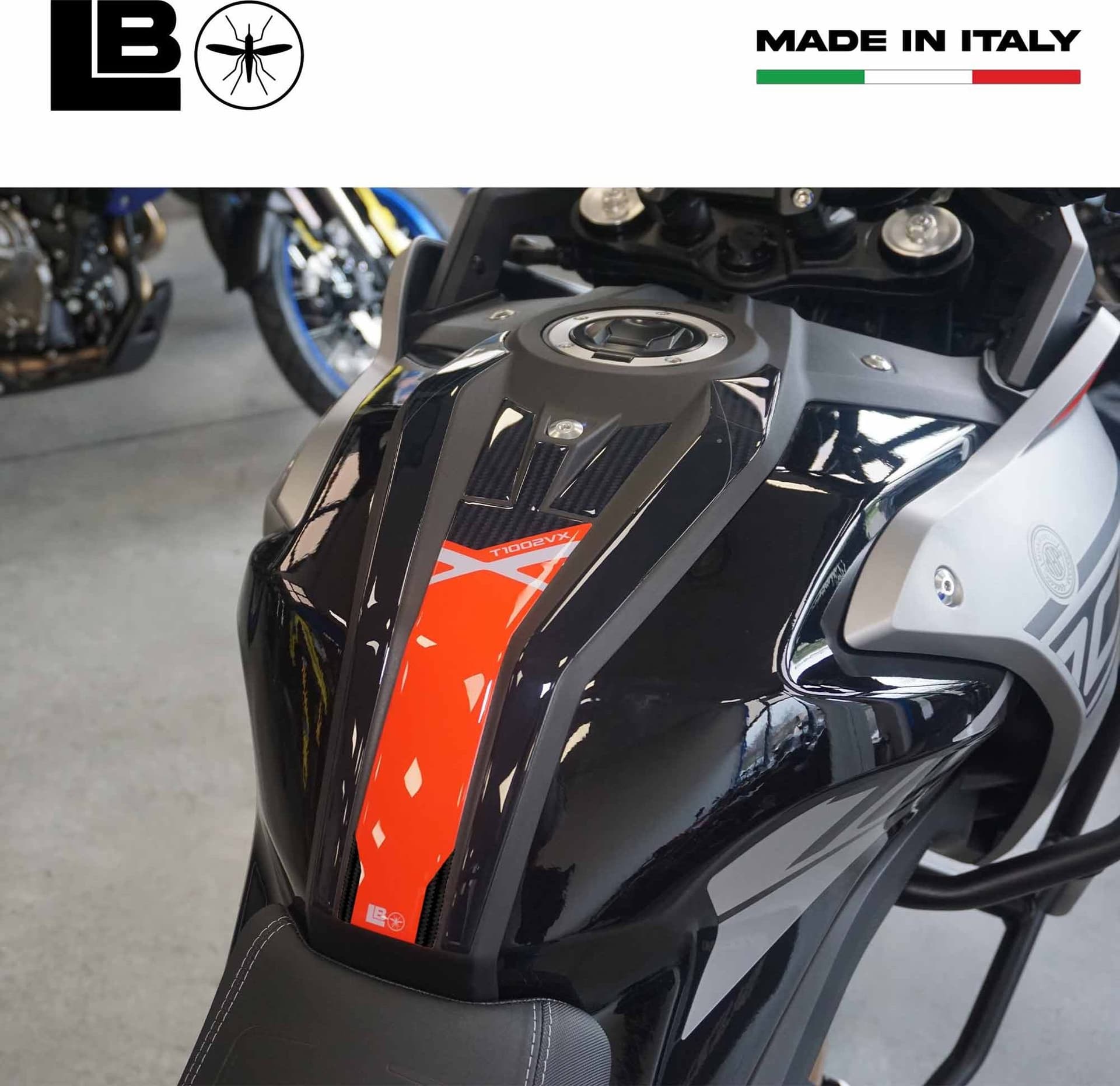 Adesivi 3D Protezione Paraserbatoio compatibili con Morbidelli T1002VX 2025 - 4