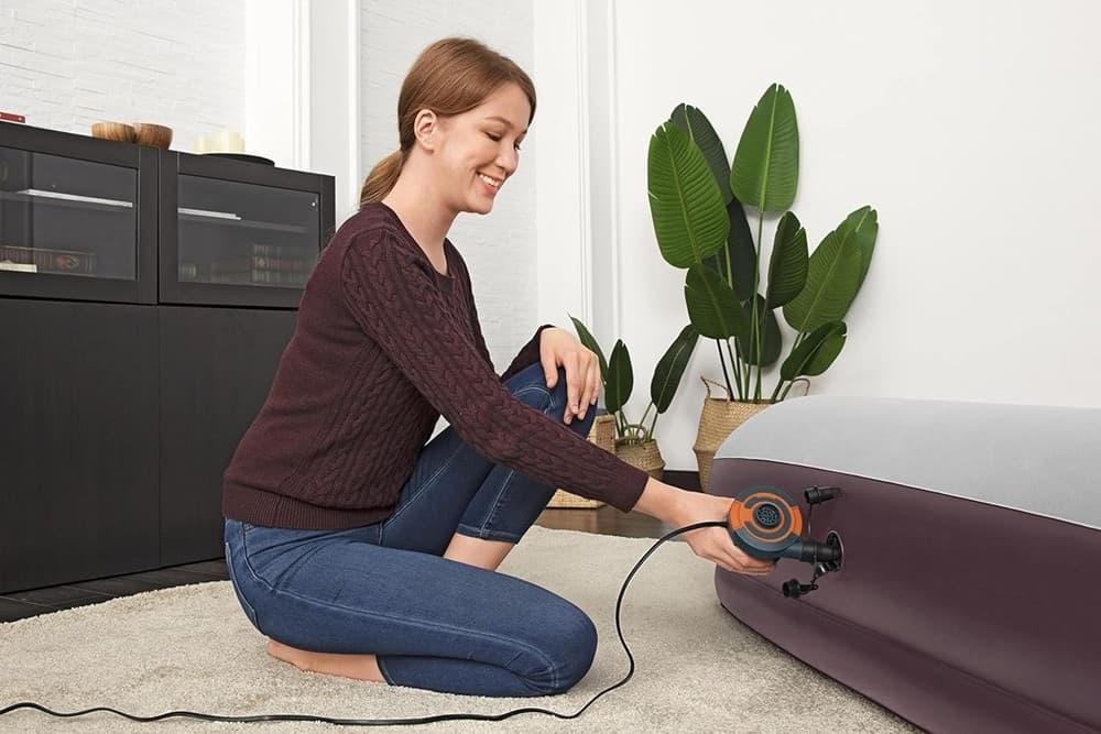 POMPA AD ARIA ELETTRICA DI GONFIAGGIO CON ADATTATORI PER VALVOLE 220V PORTATILE 020053 - 7