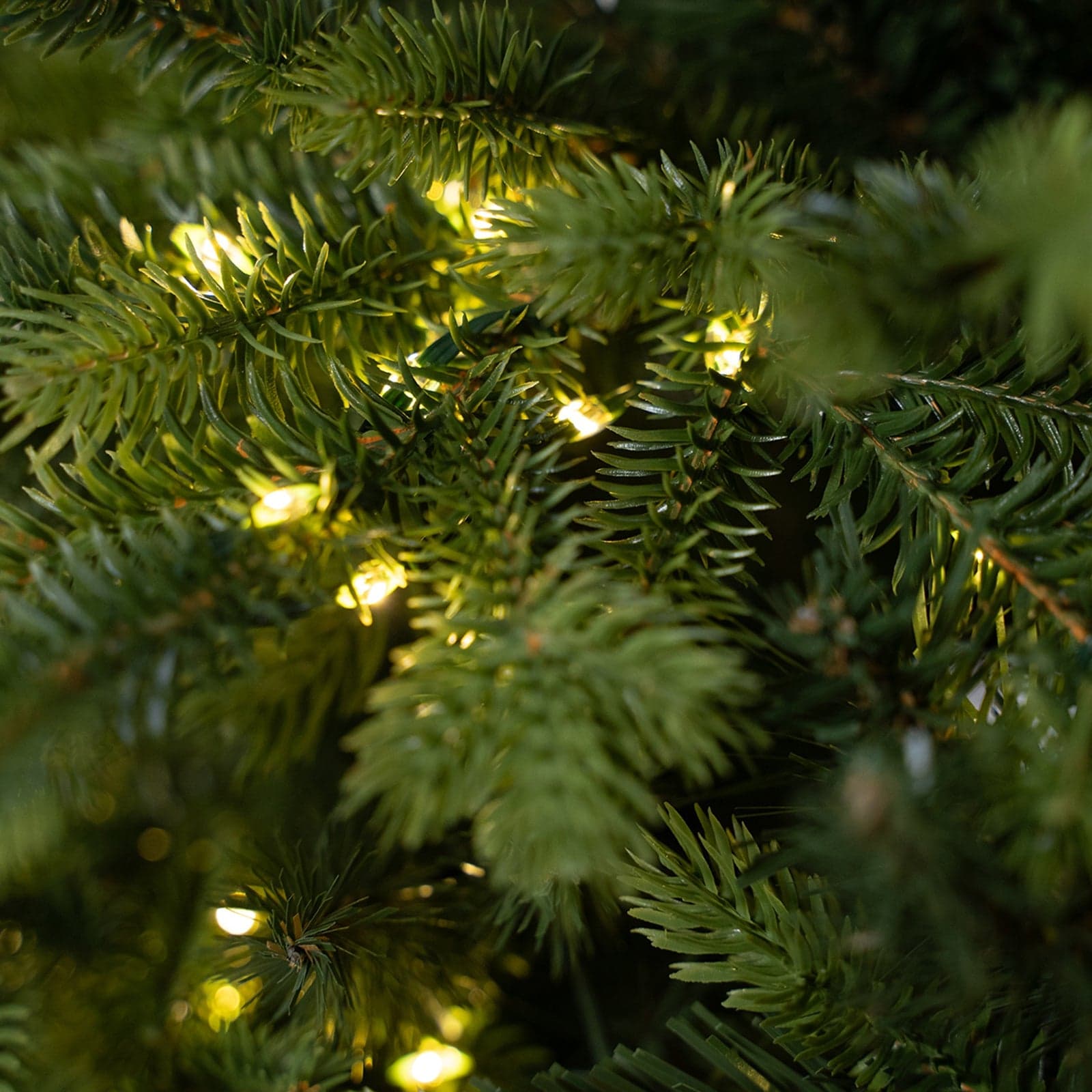 Albero di natale con Led e Tronco "Dolomiti" in PE Effetto Real Touch in Alberi di natale artificiali MagiediNatale.it - Altamura, commercioVirtuoso.it