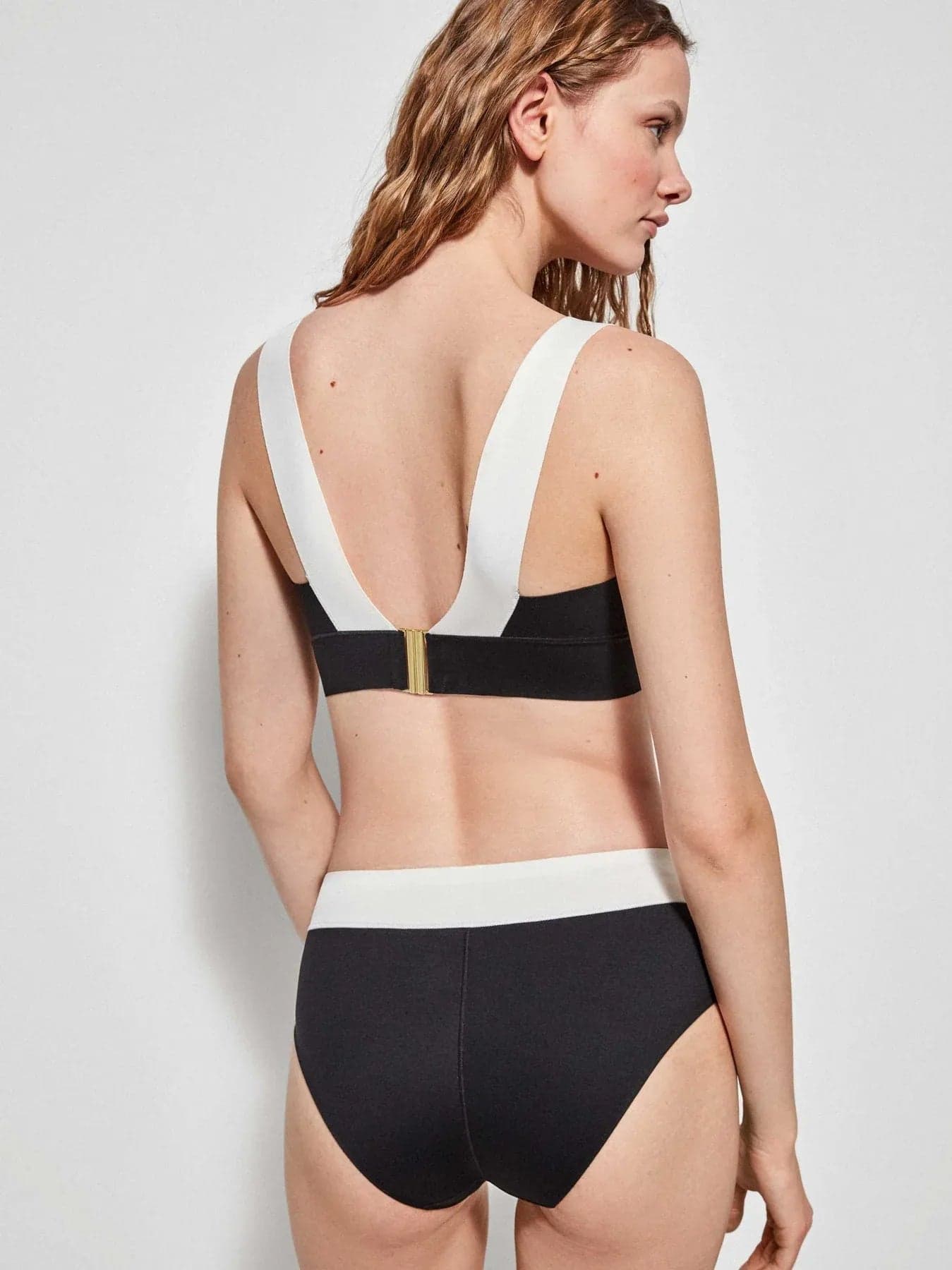 Bikini Donna Gisela Nero Coppa Intera con Slip Vita Alta Laser Cut - 2