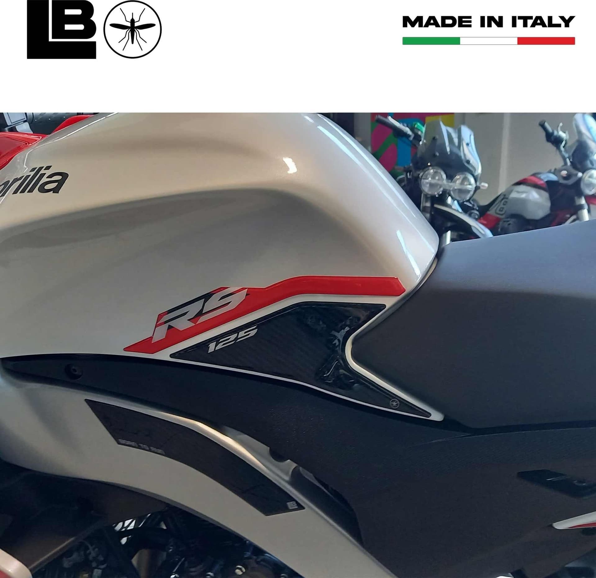 Adesivi 3D Protezioni Laterali Serbatoio compatibile con Aprilia RS 125 2021-25 - 9