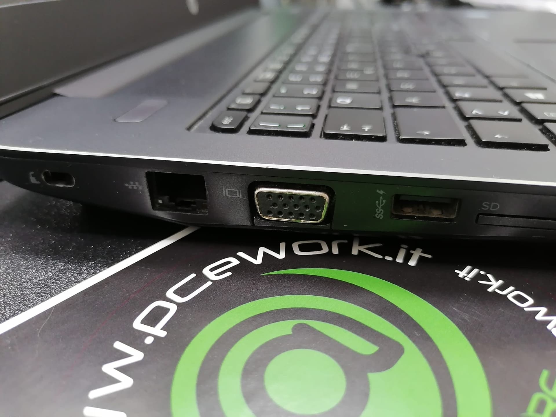 MOBILE WORKSTATION HP ZBOOK 15 G3 INTEL CORE I7-6820HQ 2.70GHZ - 9