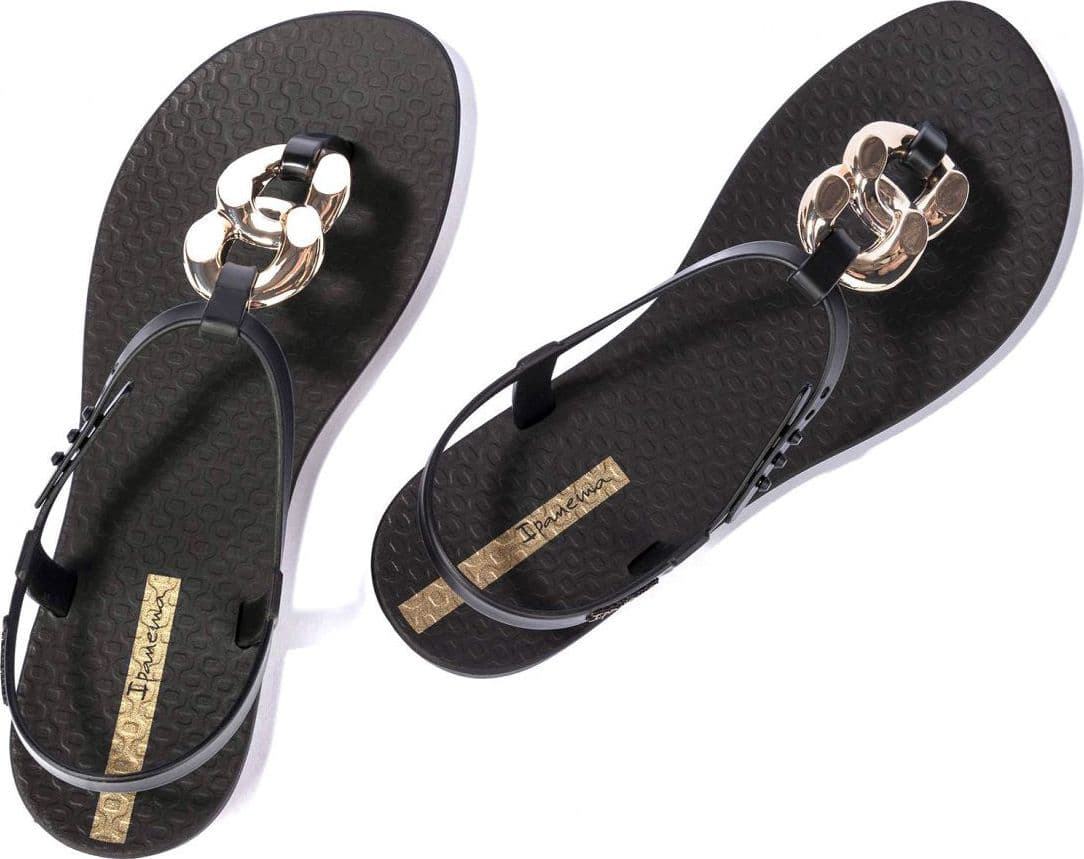 Sandali Ipanema Class Connect II donna Black Gold con catena dorata e suola ispirata a Ipanema vista dall'alto