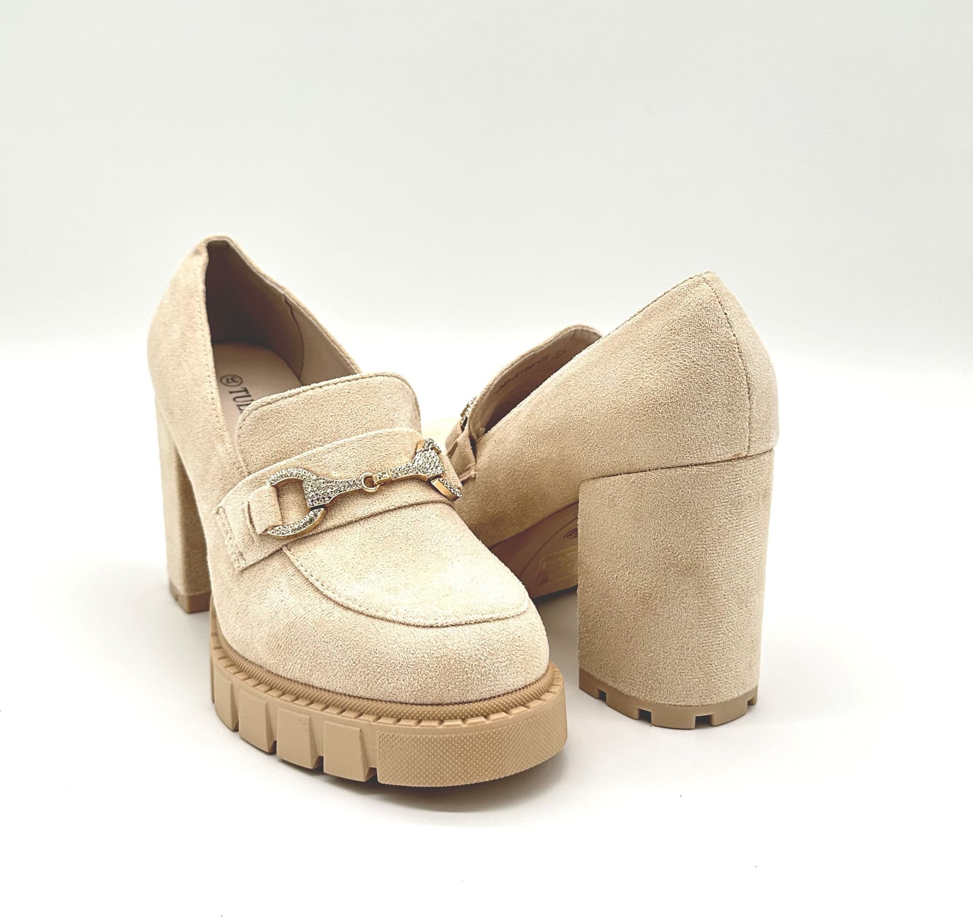 Tiffany - Dècolletè con plateau e gioiello in Scarpe col tacco Affari di Famiglia - Sant’Angelo a Cupolo, commercioVirtuoso.it