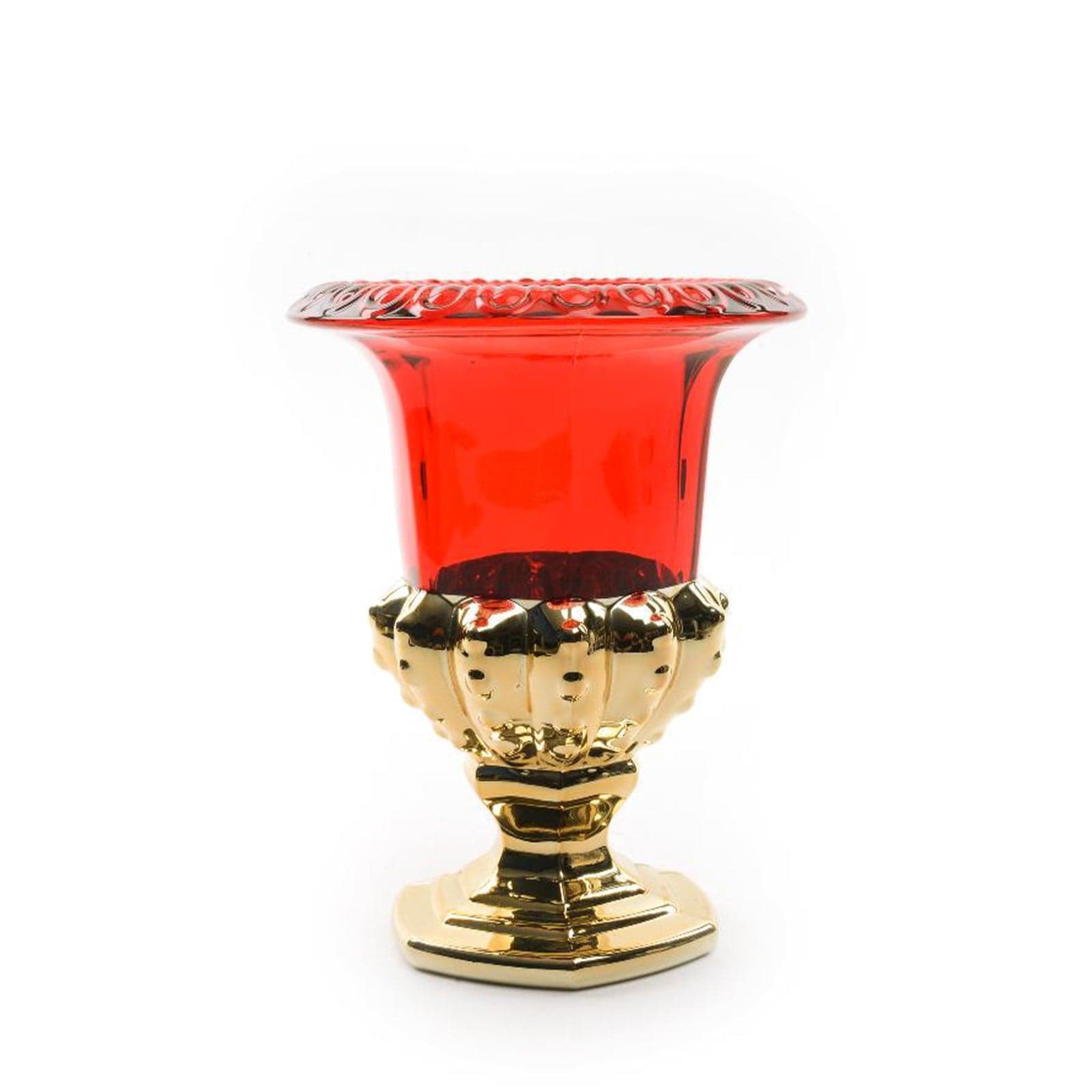 Coppa in vetro rosso con base color oro per decorazioni natalizie