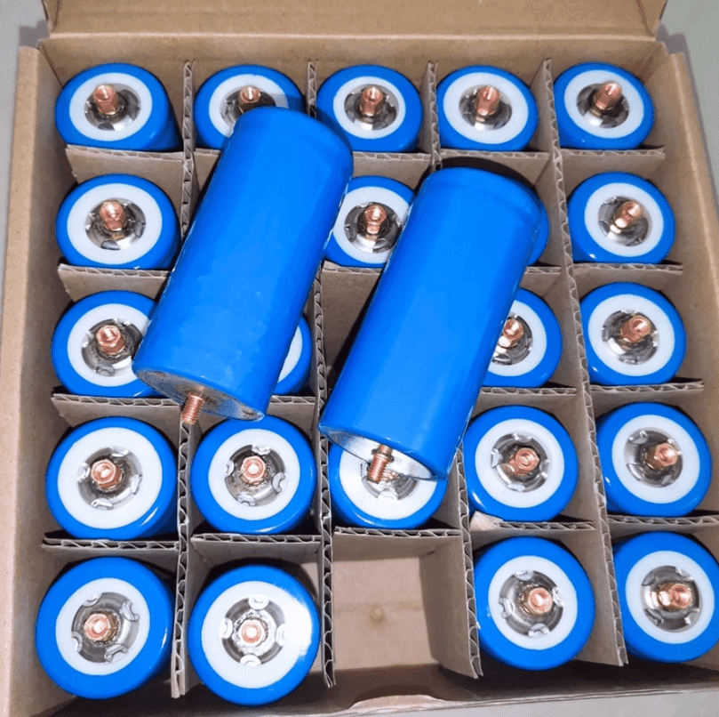 BATTERIA 32700 3C LIFEPO4 3,2V 6000mah Litio Ferro Fosfato Con Vite Terminali Per Pacchi Batteria Pannelli Solari Monopattini Robotica - 2
