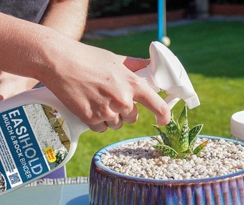 Easihold Spray Colla per Ciottoli ml 800 Crea uno Strato Protettivo Contro Macchie Granulati Zandobbio - 3