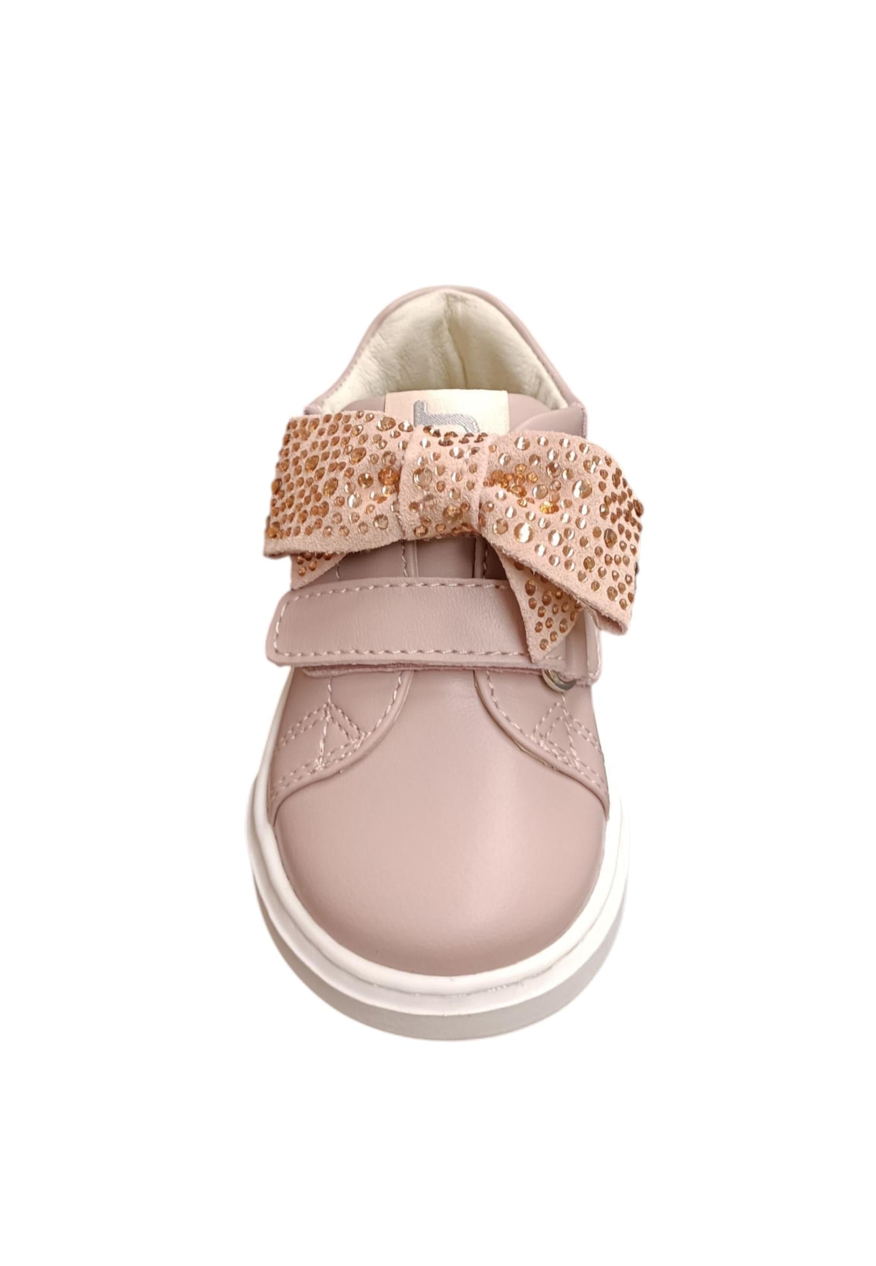 Sneakers primi passi bambina Balducci Cita cipria pelle - Dolcezza e sicurezza con chiusura velcro in Ballerine Scarpetteria Gica - Trani, commercioVirtuoso.it