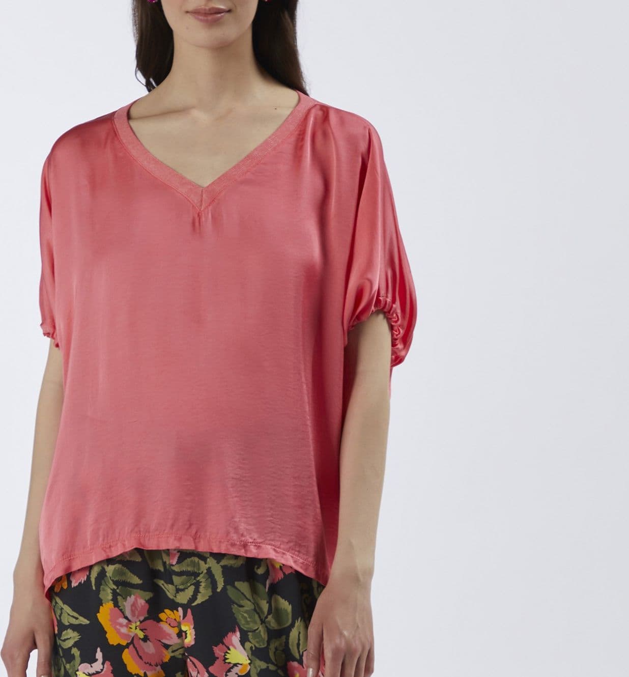 BLUSA OVERSIZE CON SCOLLO A V - 3